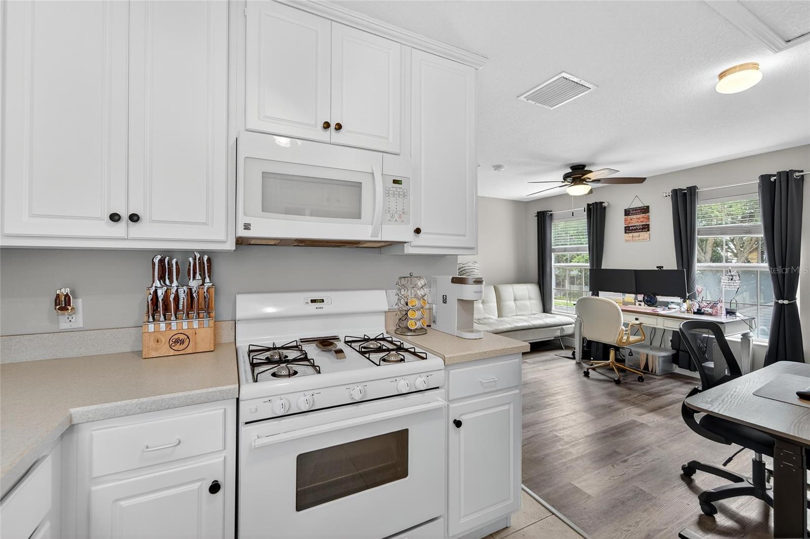 MIL FULL Kitchen