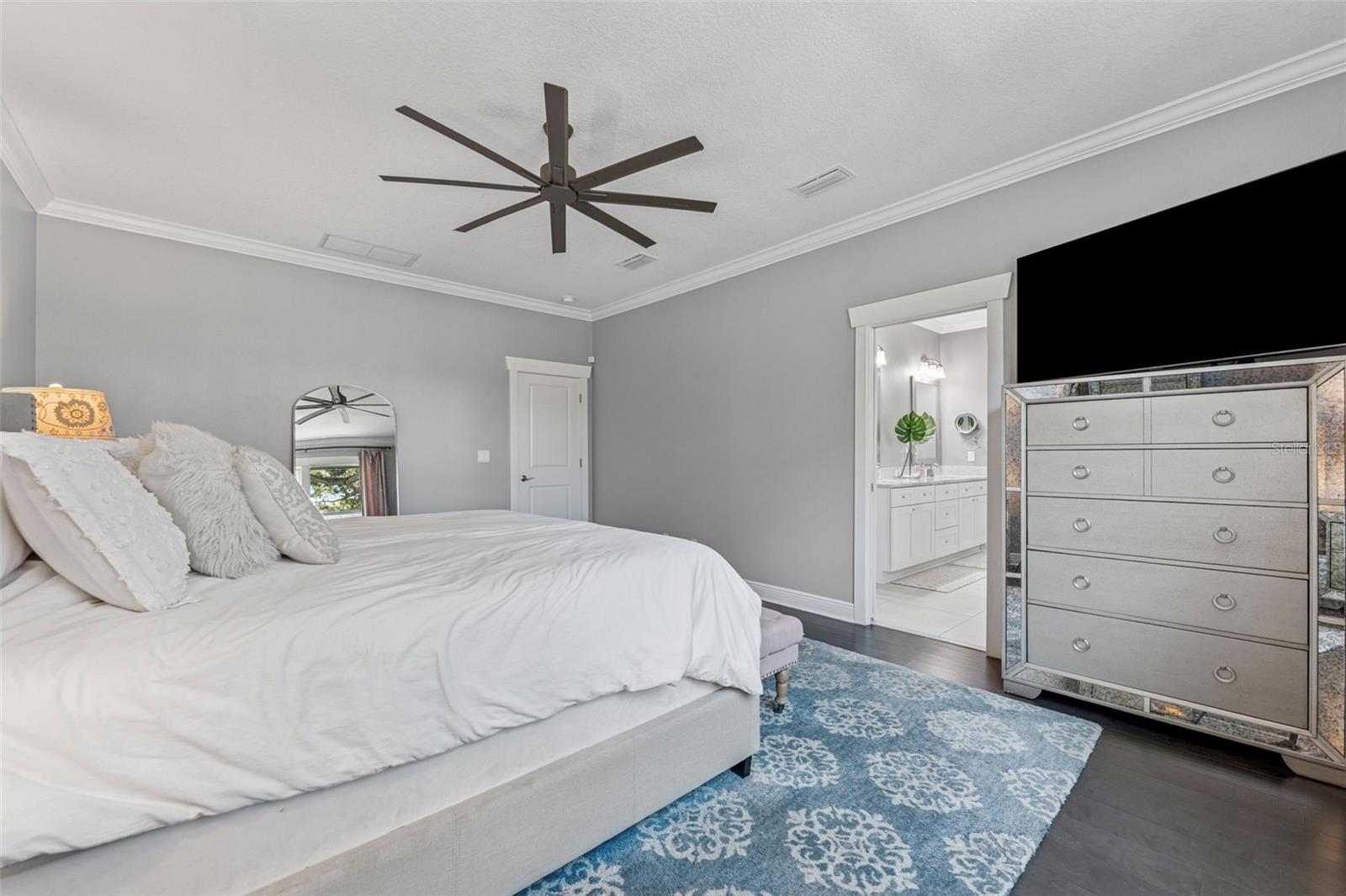 Primary suite