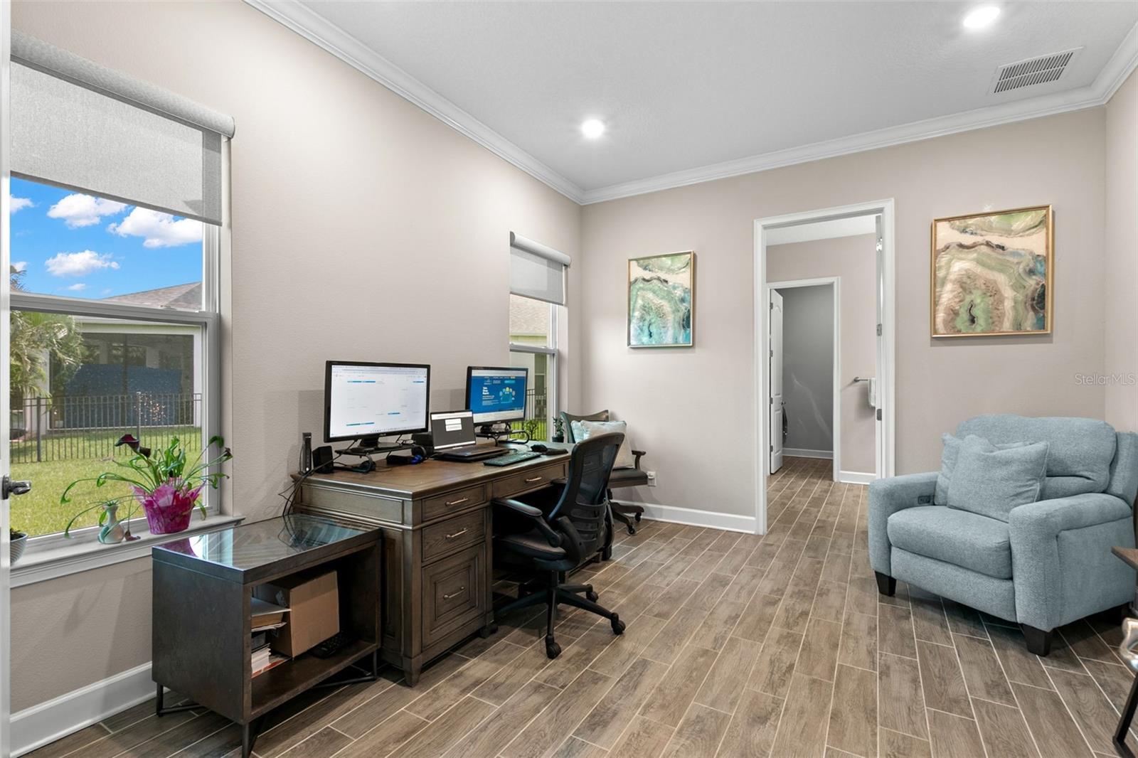 First floor ensuite bonus room/home office