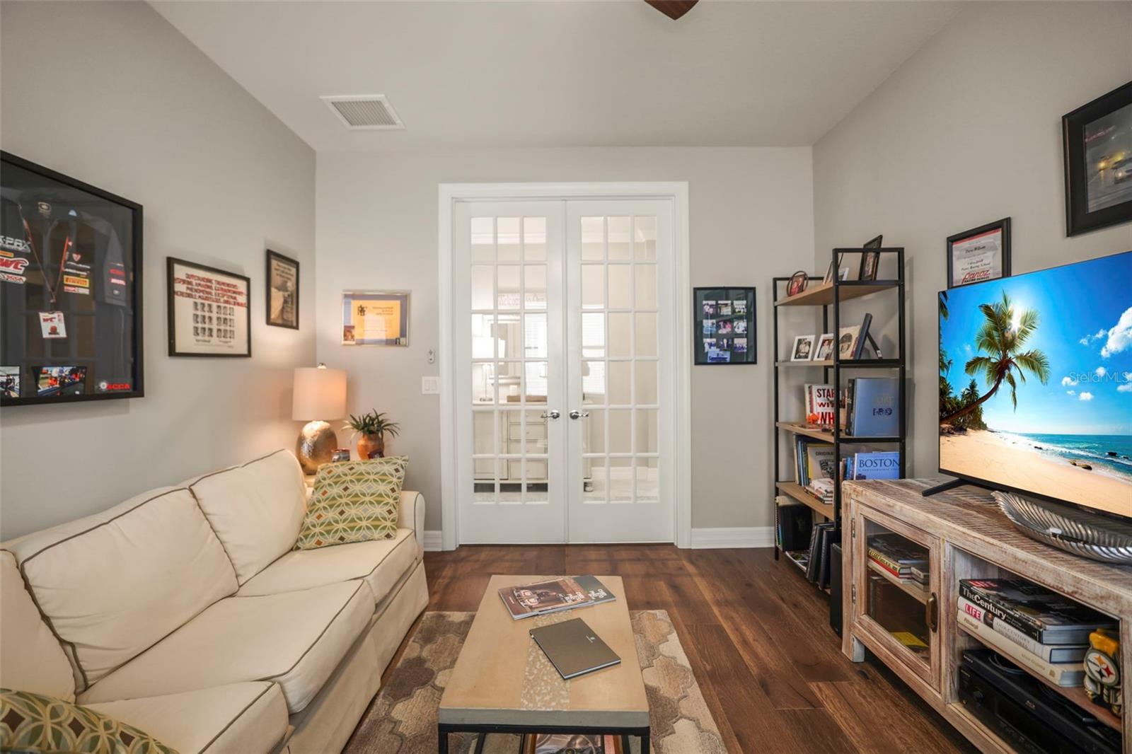 Flex room/den/dining room