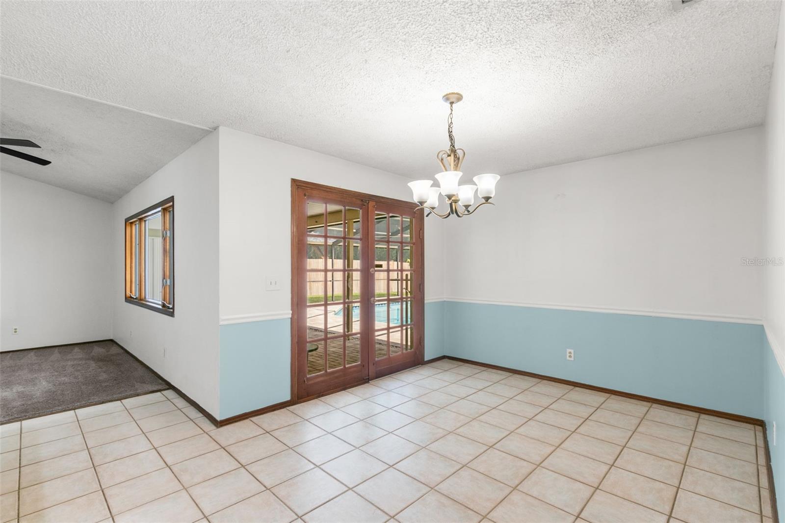 Dining Room out to Patio
