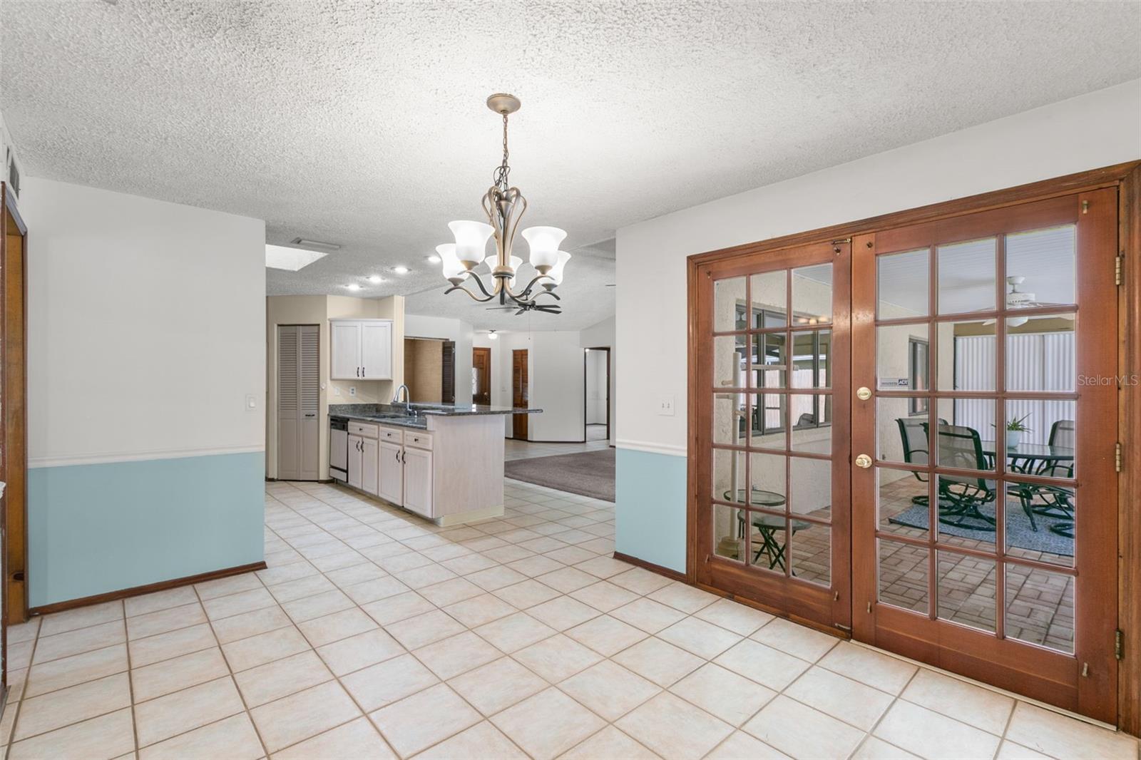 Dining Room out to Patio
