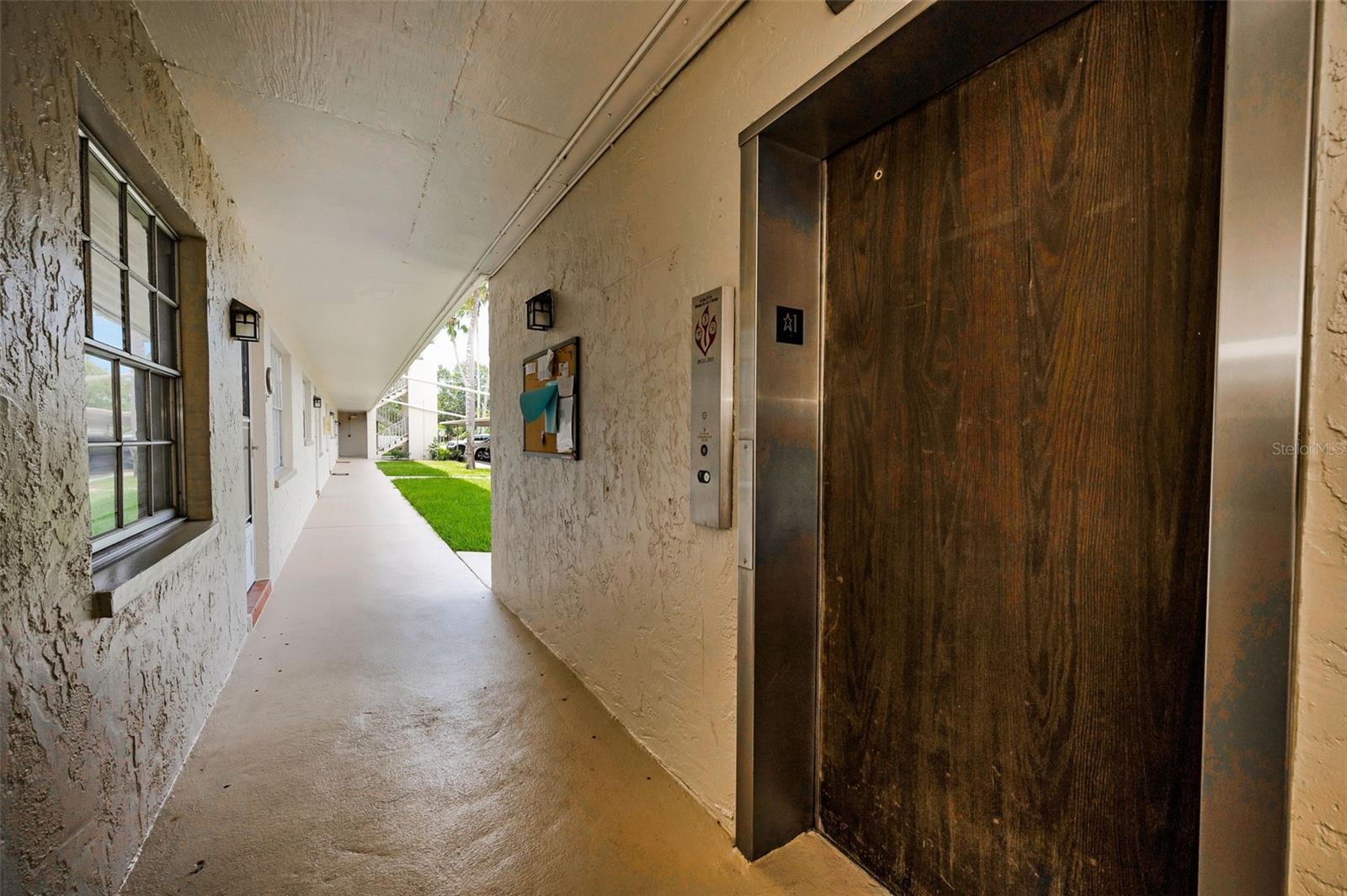 Building elevator
