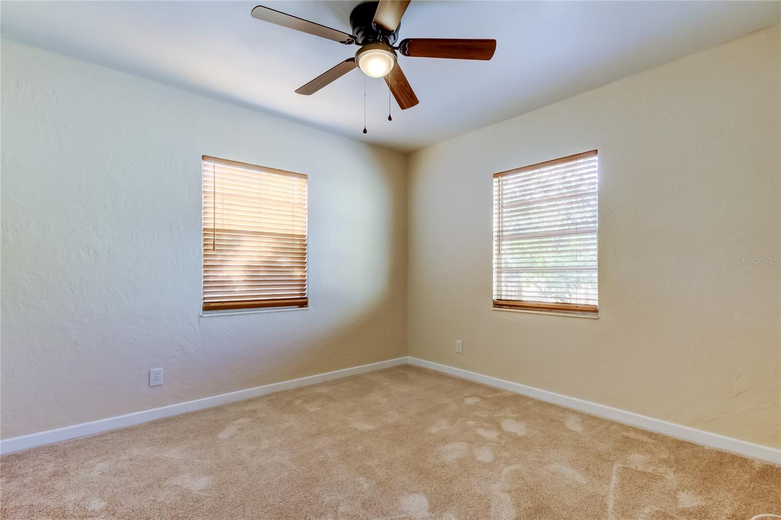Second bedroom.