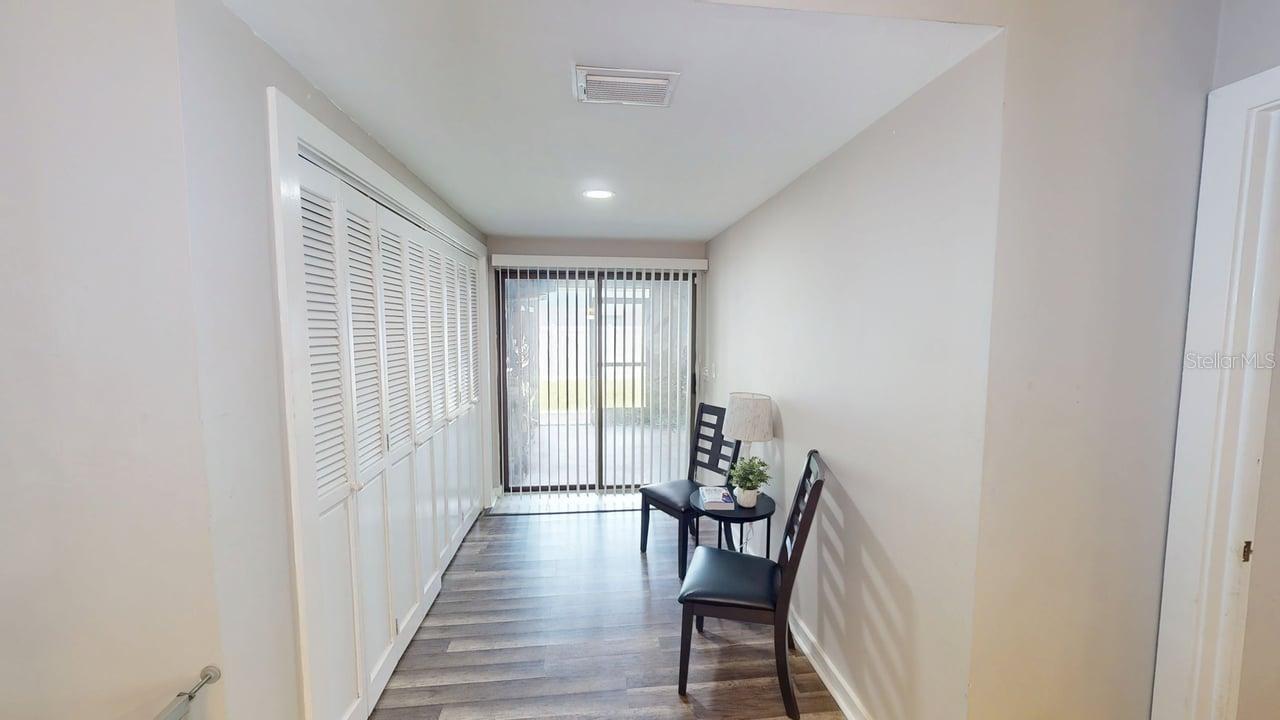 Bonus room/Sitting area