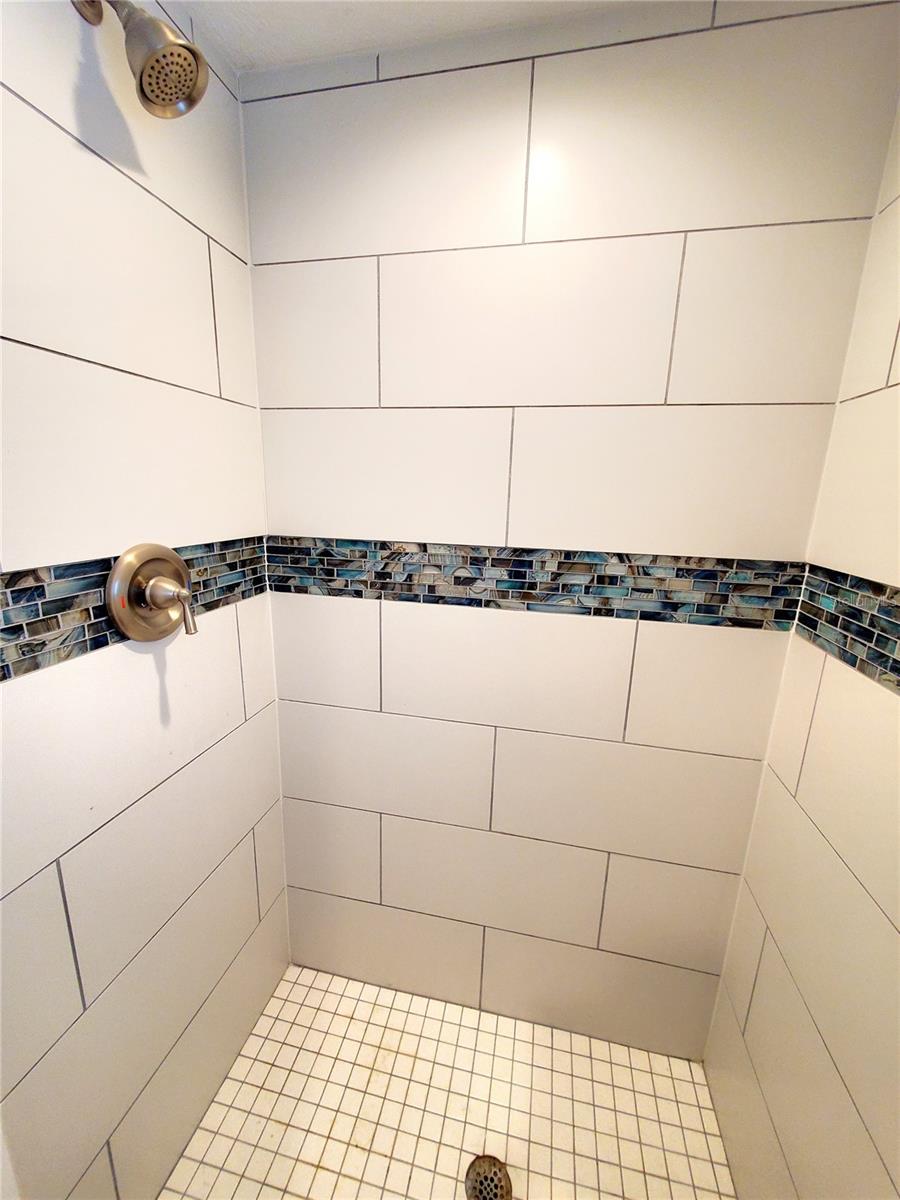 POOL BATH SHOWER