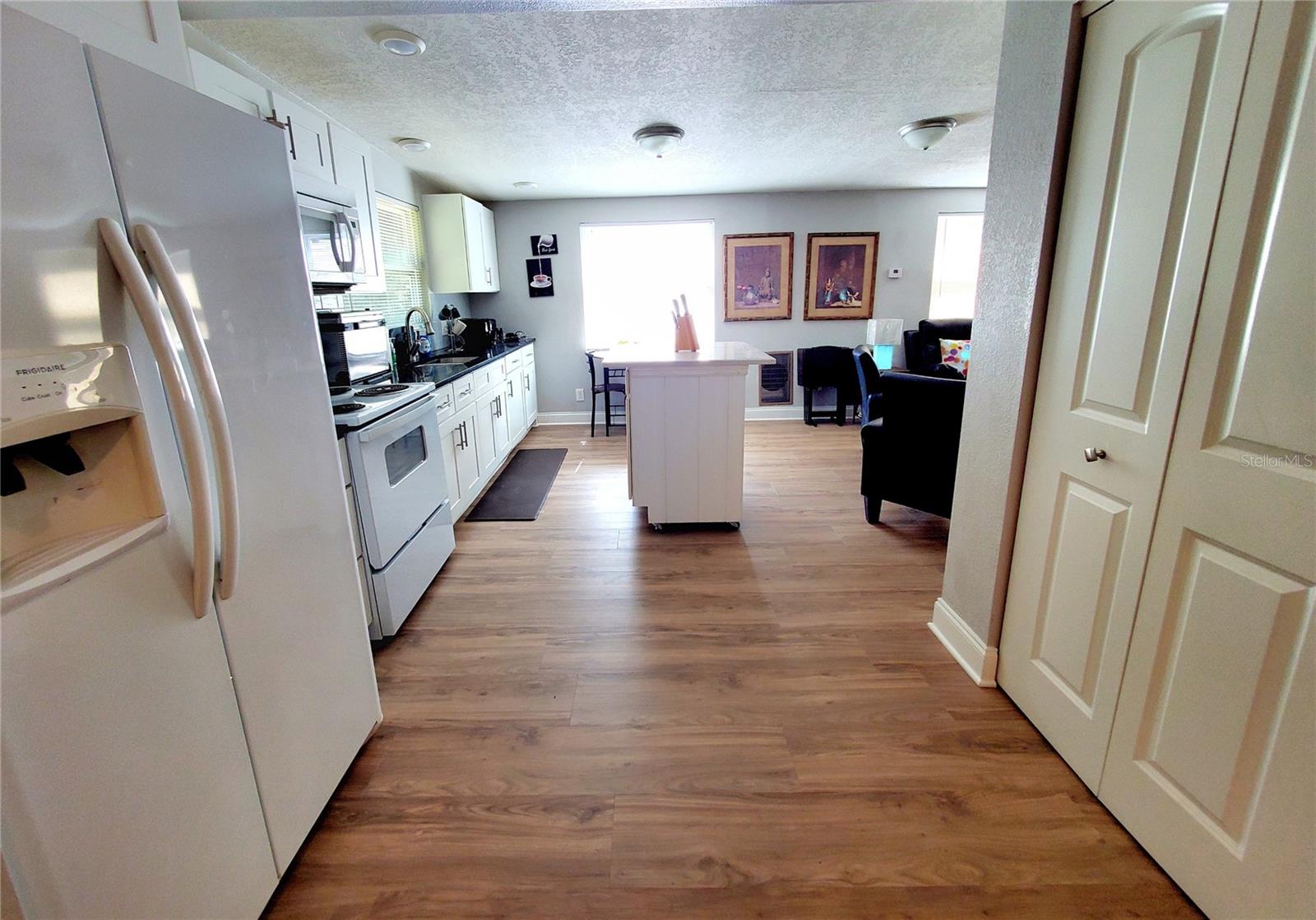GUEST: UPDATED KITCHEN