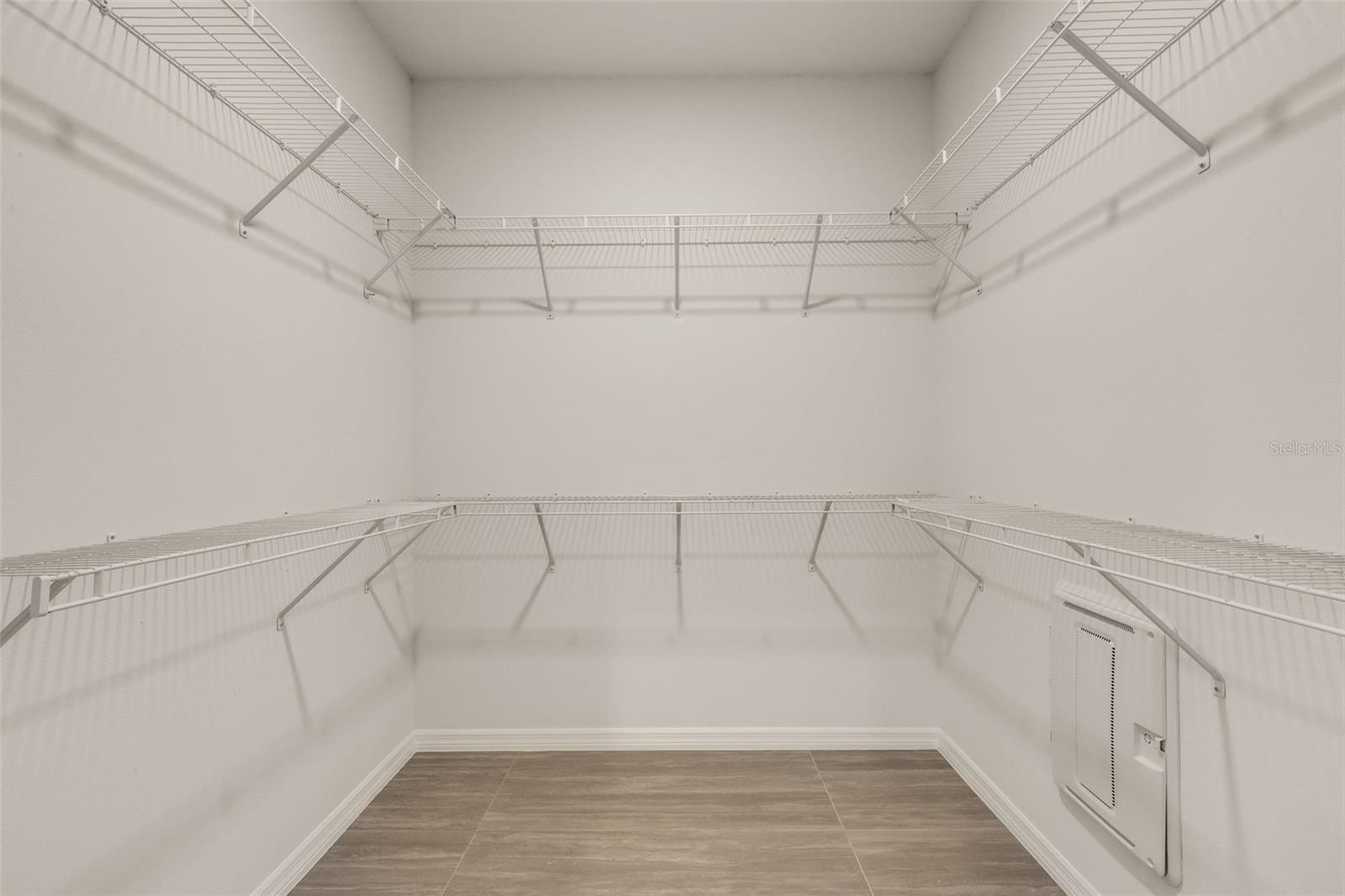 walk-in closet