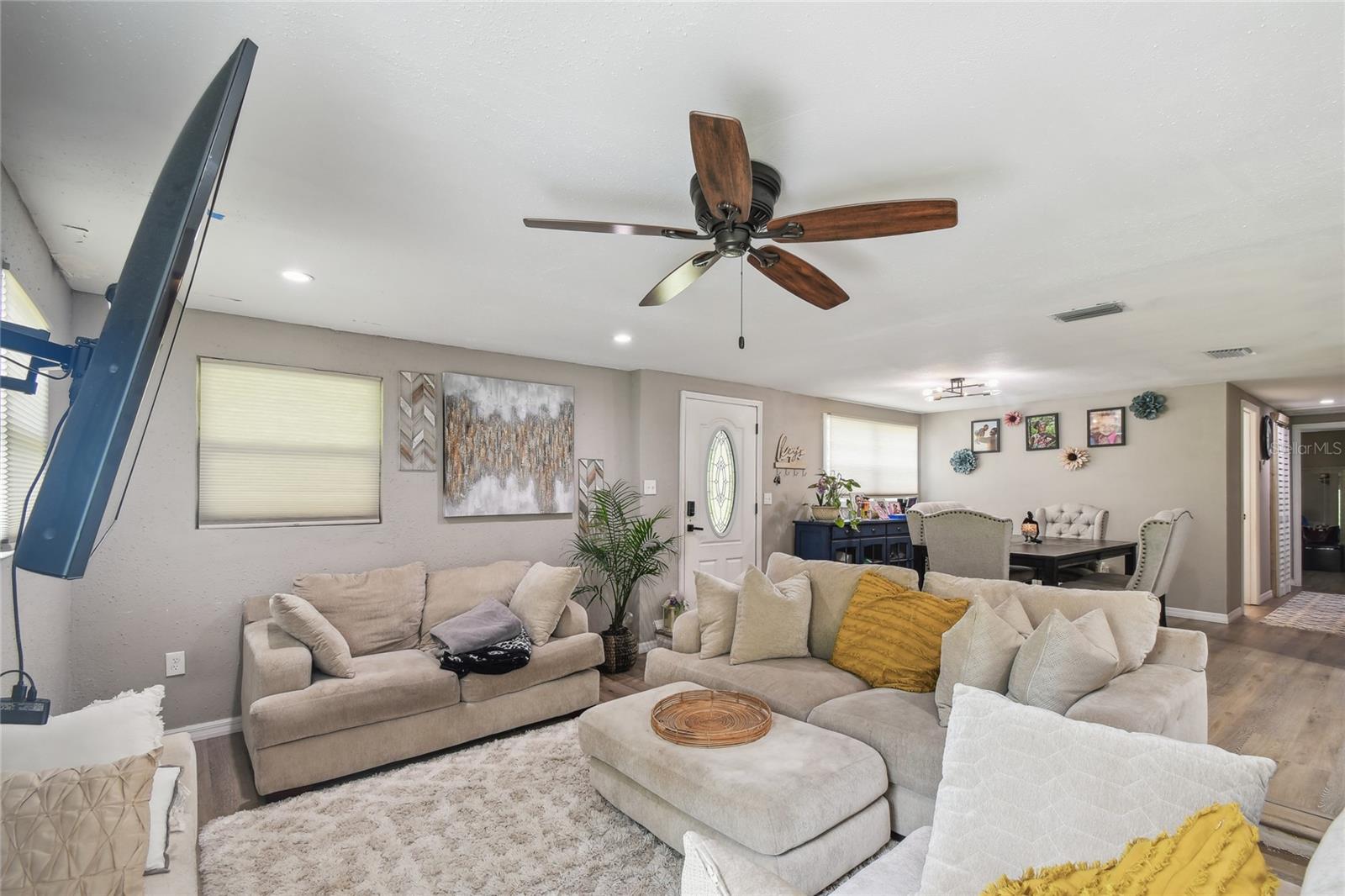 Living room/Dining room