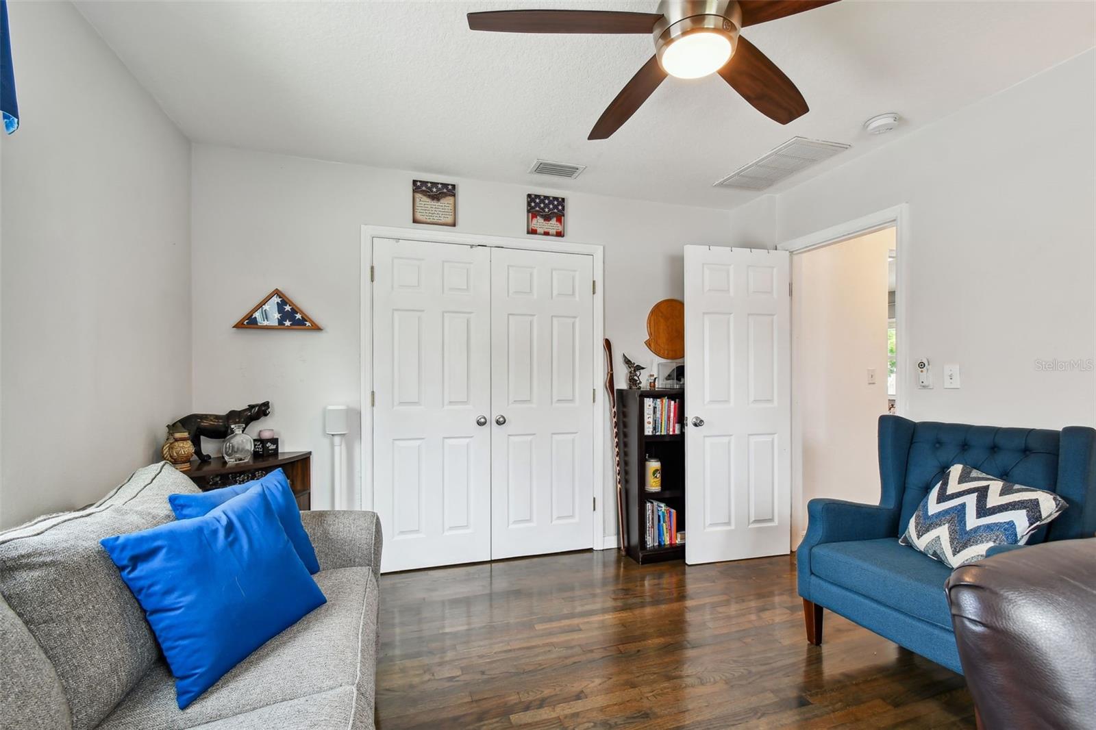 2nd bedroom