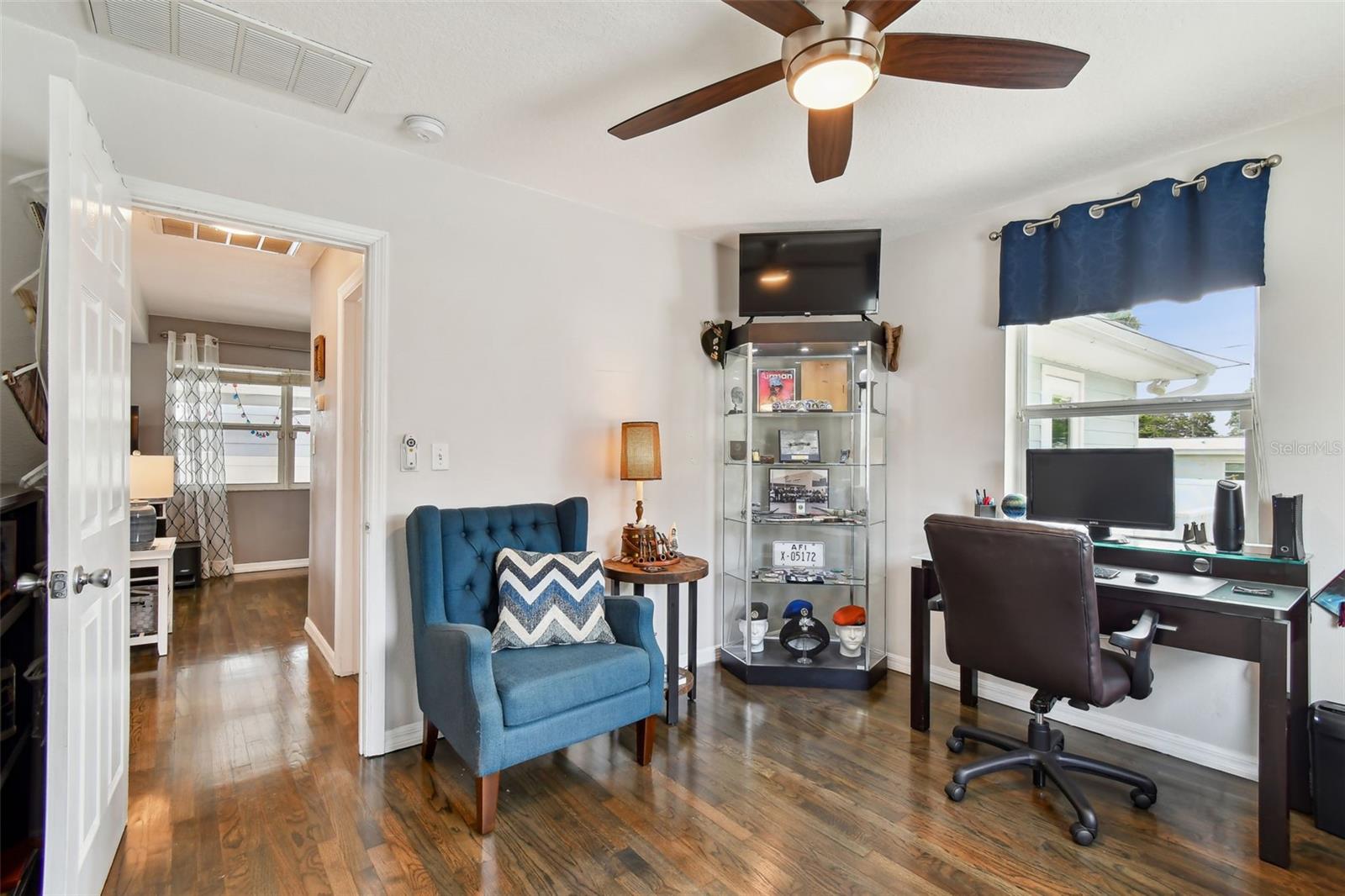 2nd bedroom
