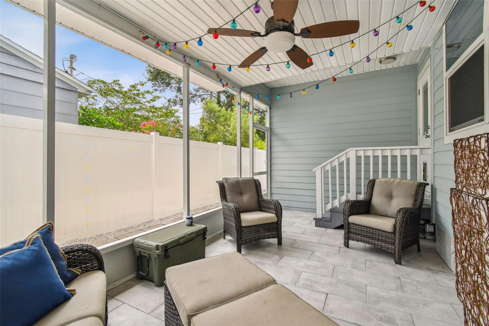 Covered screened patio