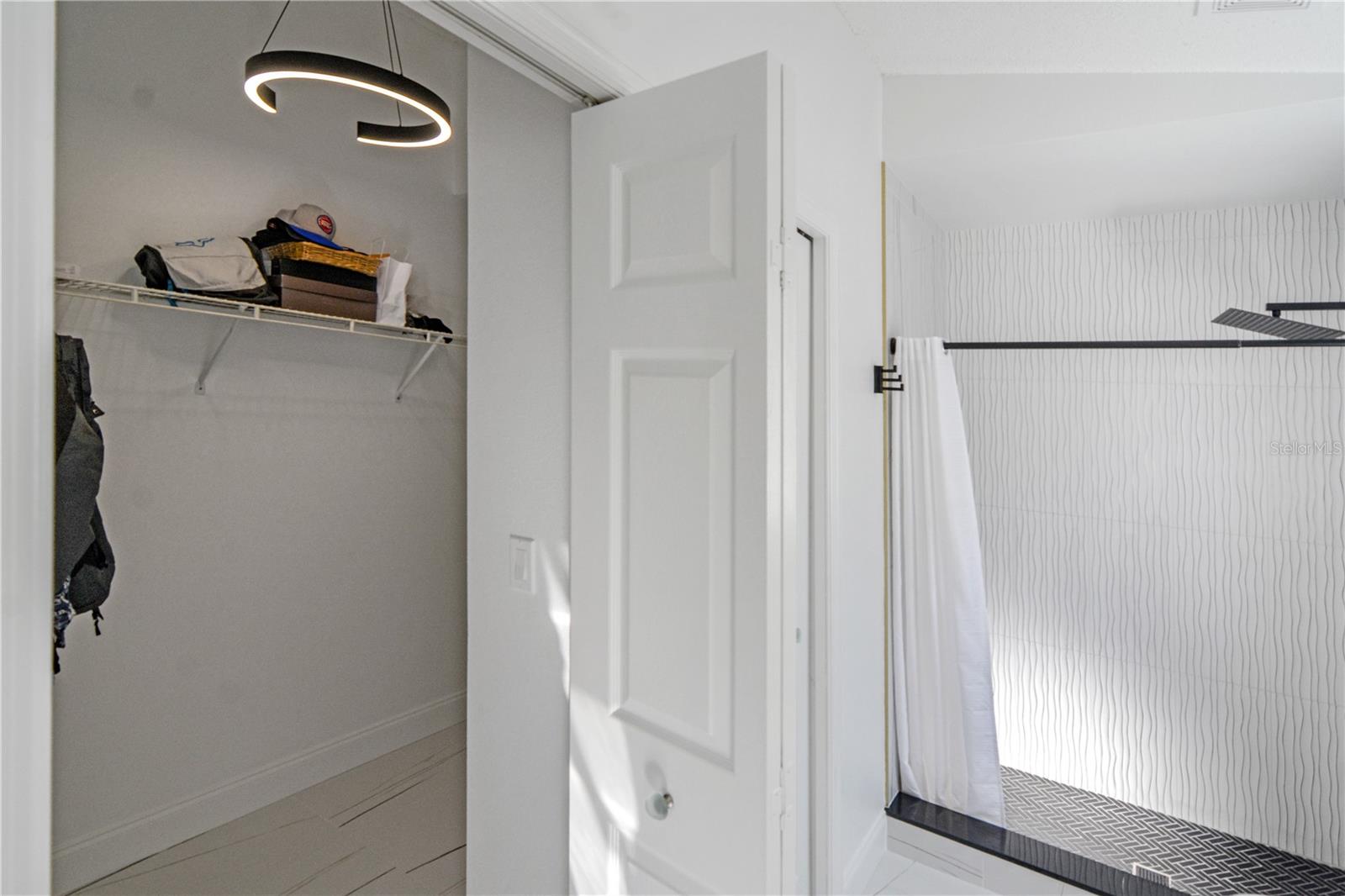 Walking Closet