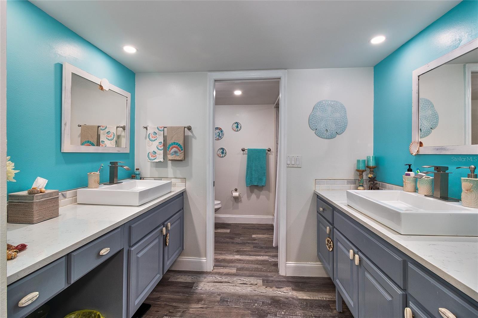 Look at this bathroom!!!