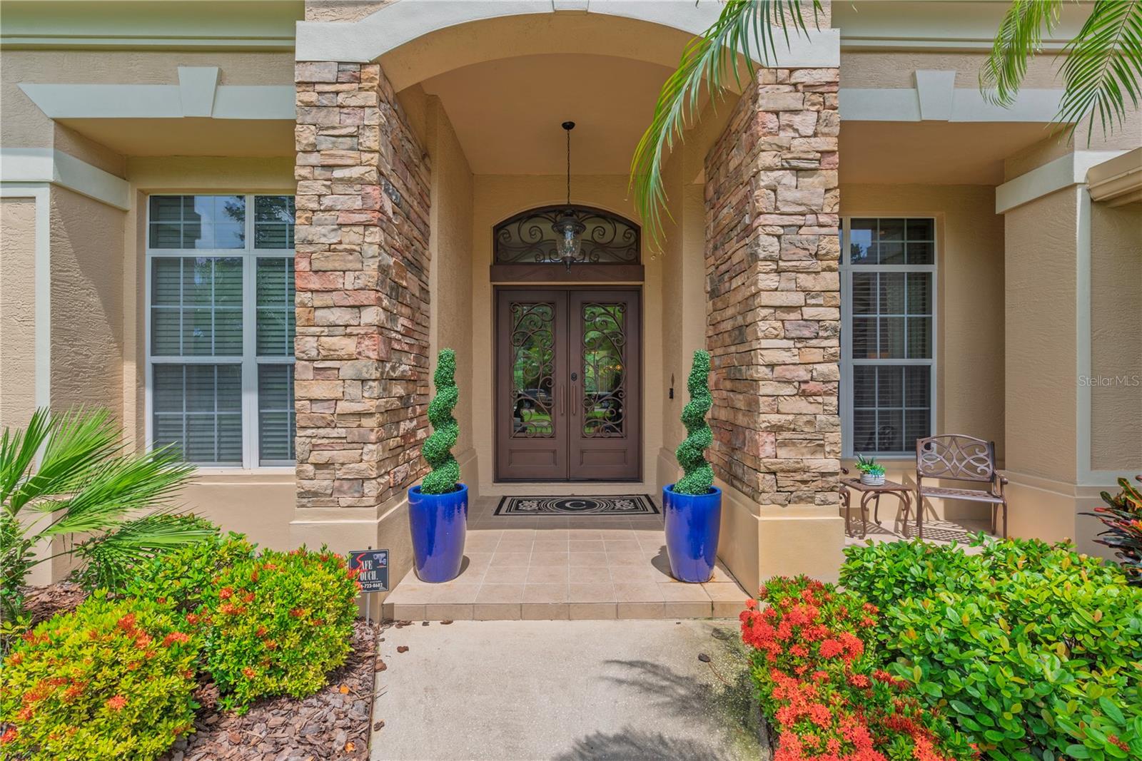 Beautiful entry to greet your guests.