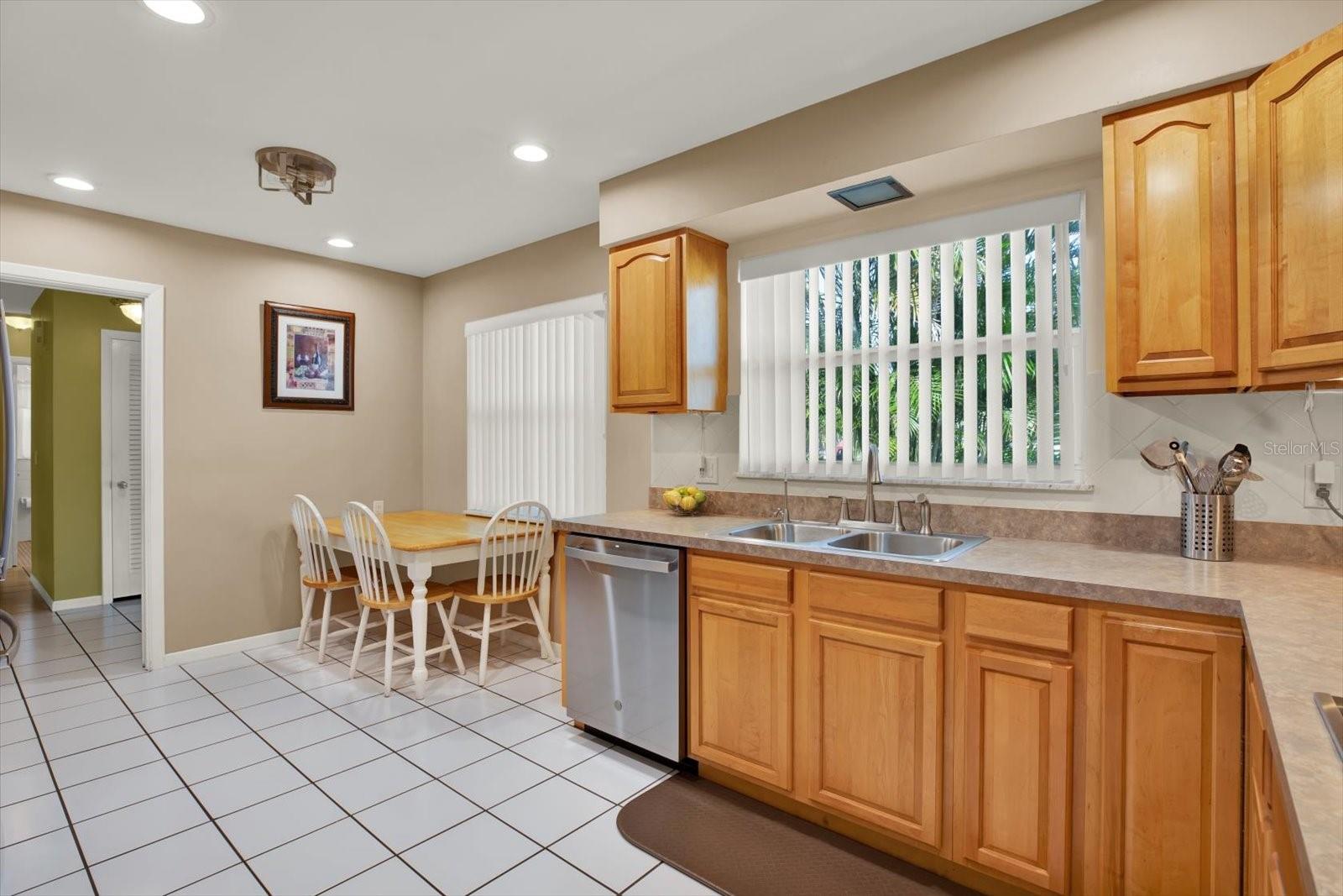 Eat-in Kitchen
