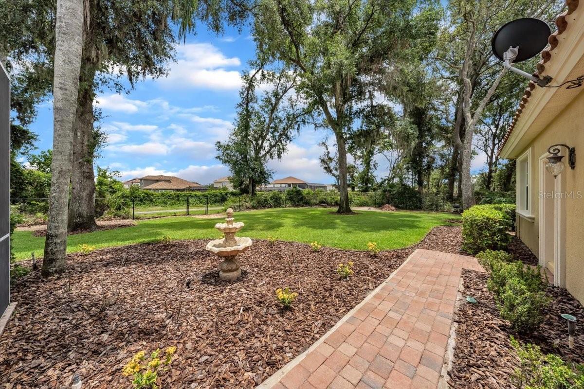 The perfect blend of green space and privacy!