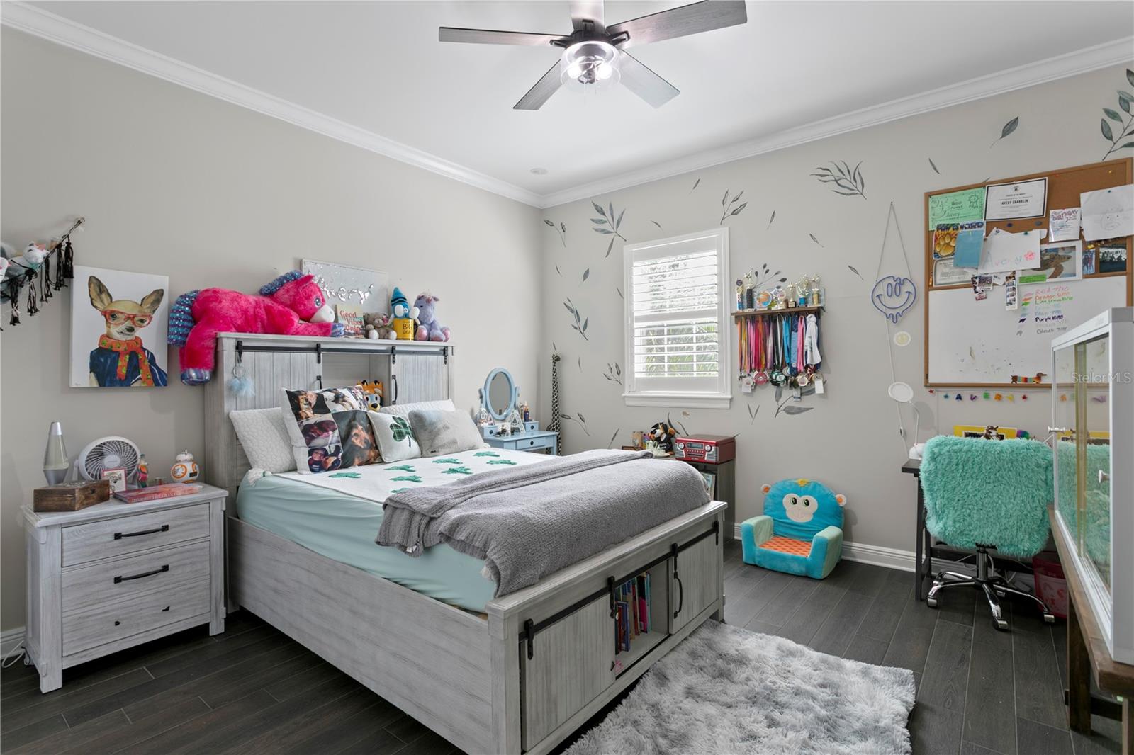 The secondary bedroom