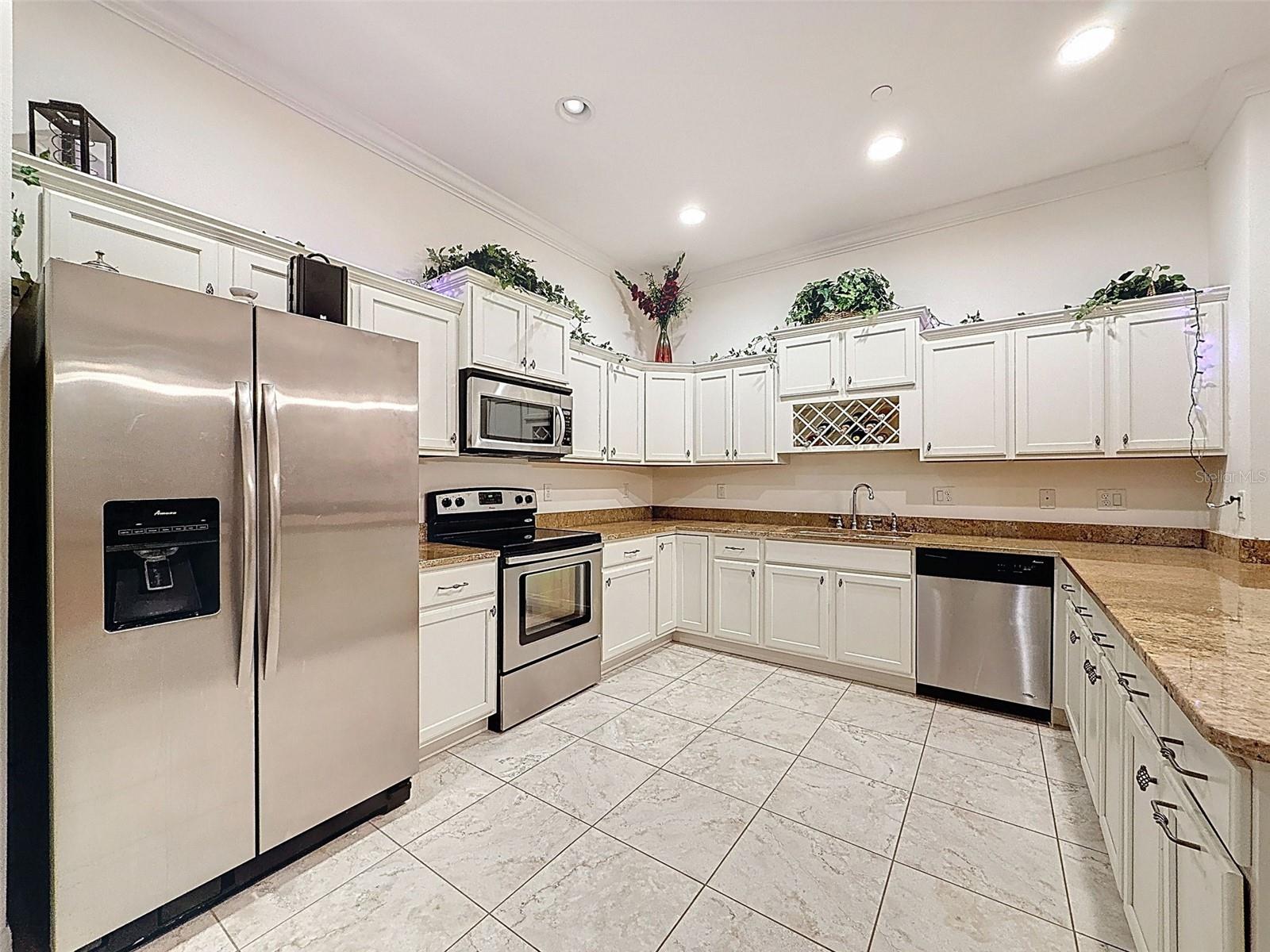 Tons of counter space too!!