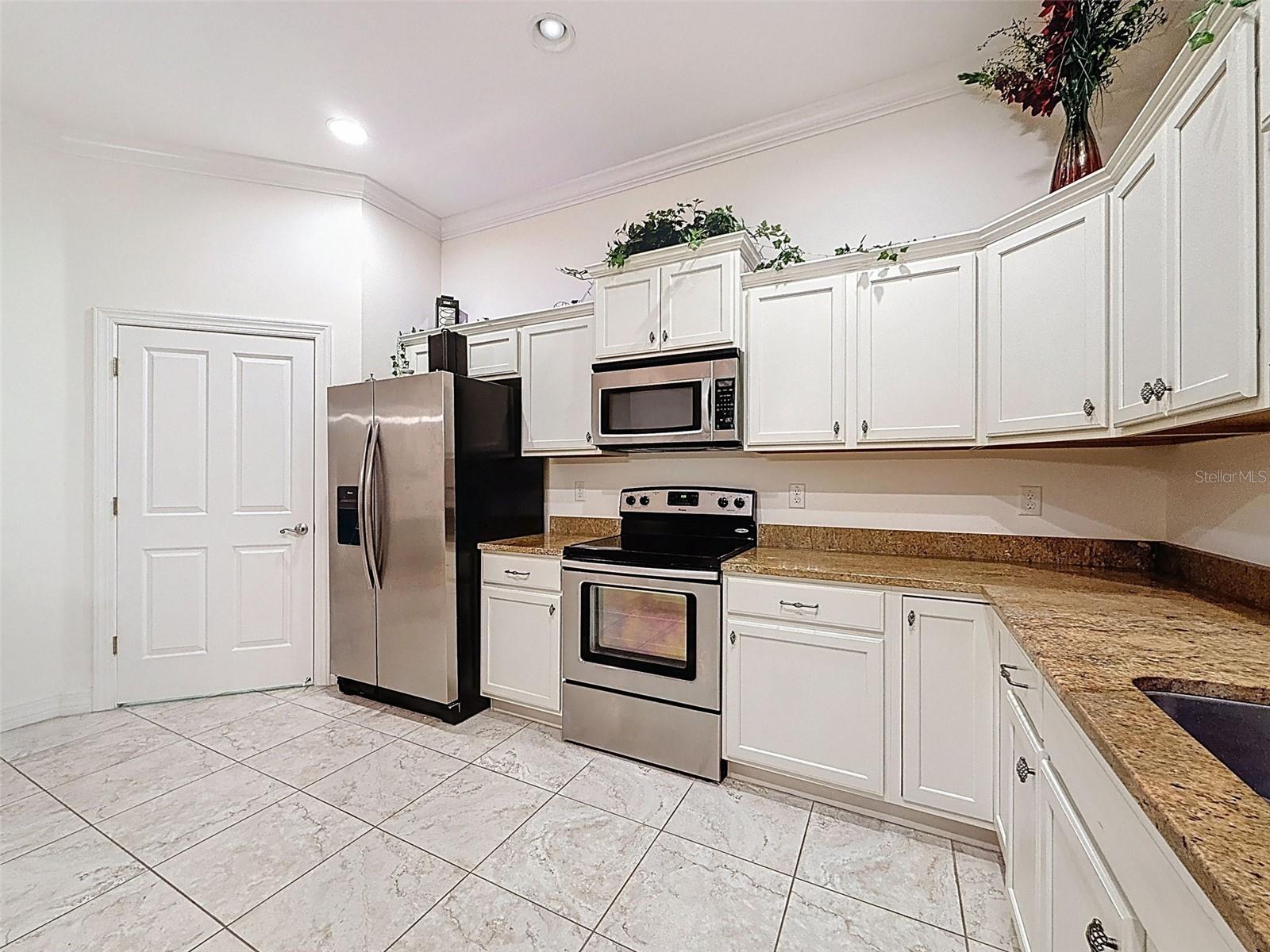 Stainless appliance package