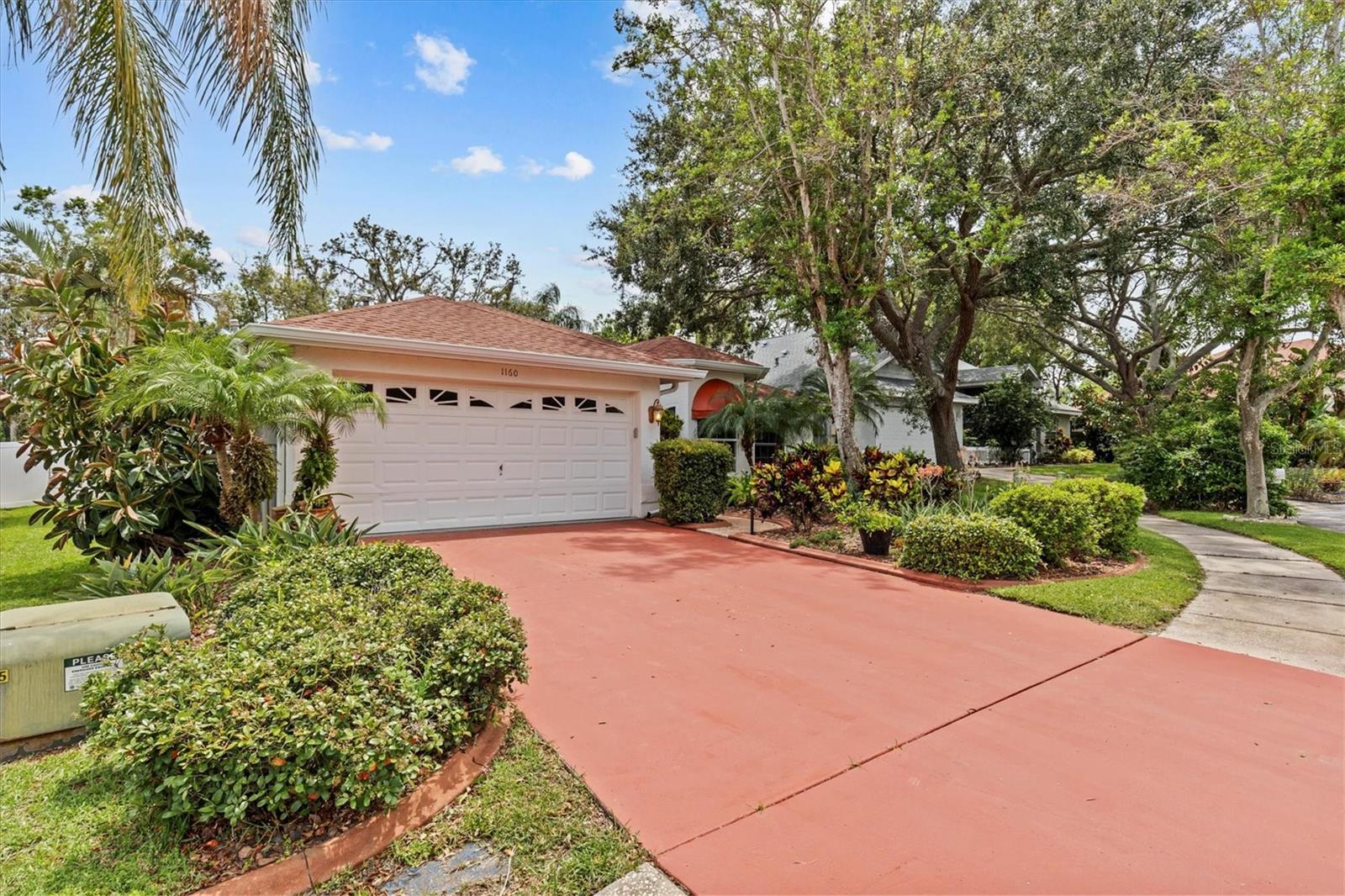 2 car garage in a quiet neighborhood