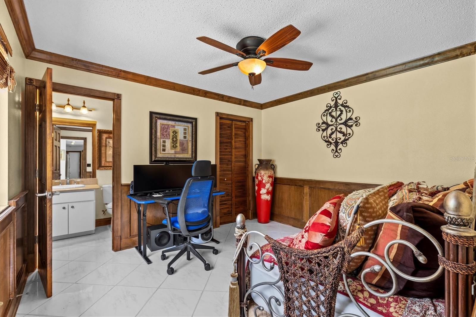 4th Bedroom with en suite bath, can be used as second primary bedroom.