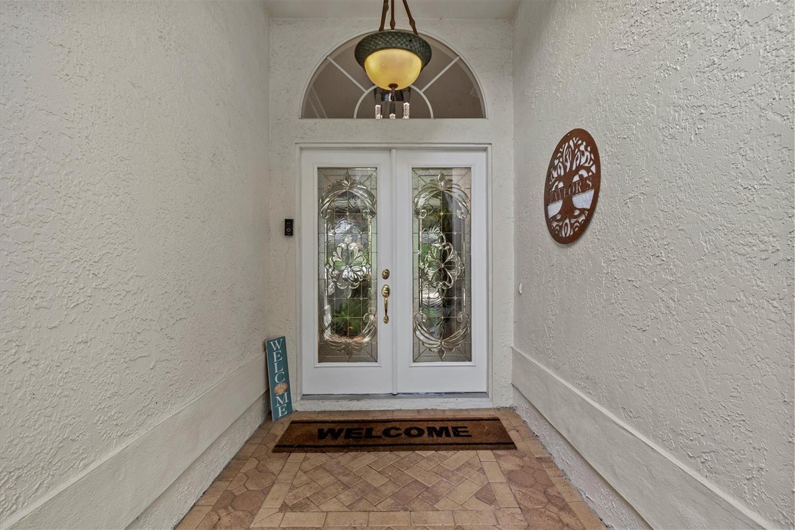 Double door entry way