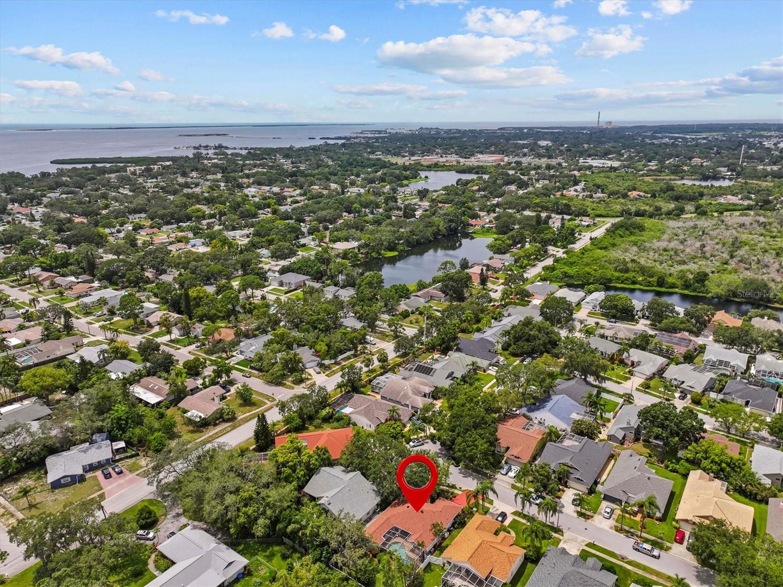Close proximity to Sunset beach and Fred Howard Park