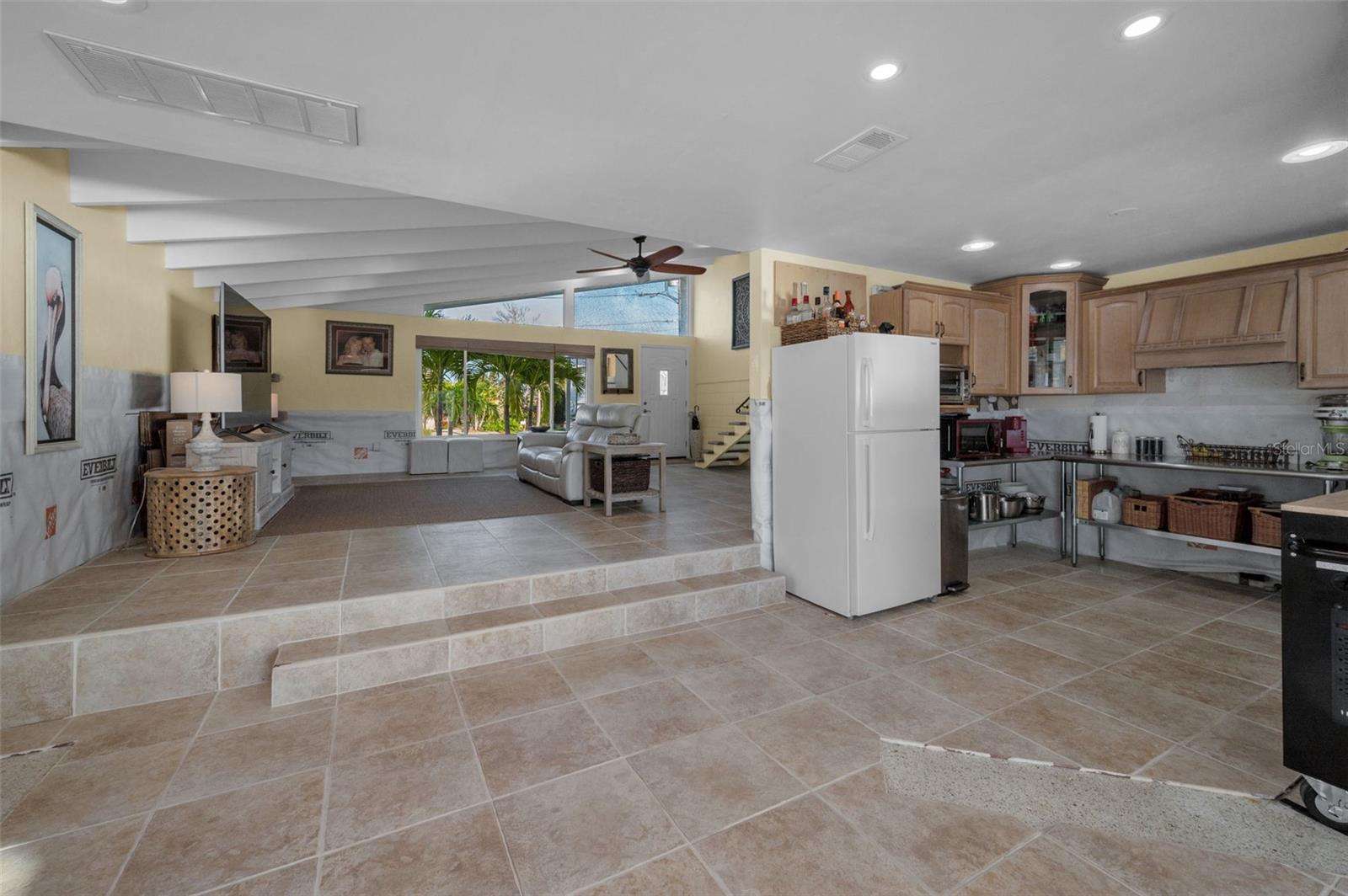 kitchen/dining area