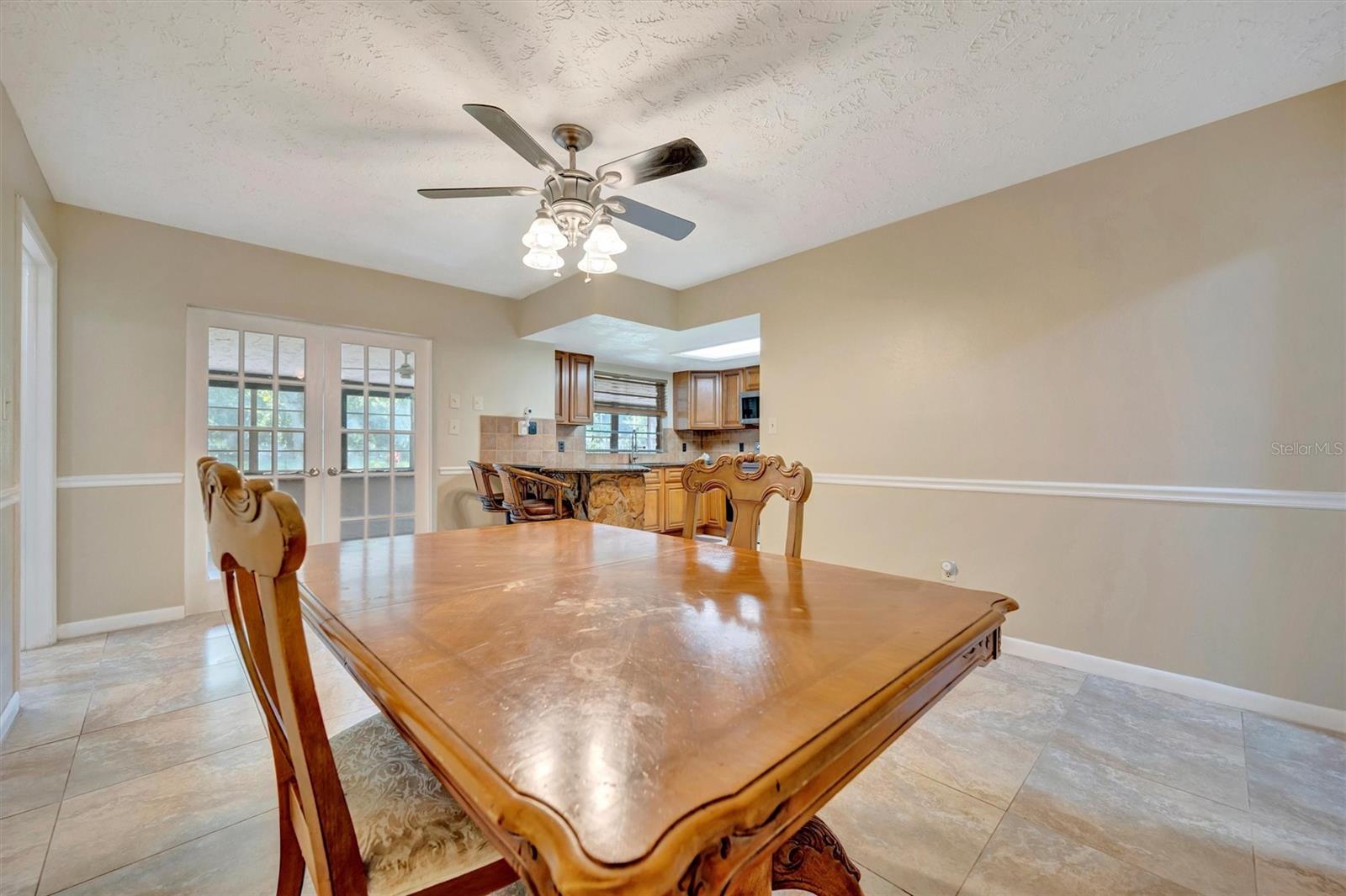 Bright Breakfast Nook