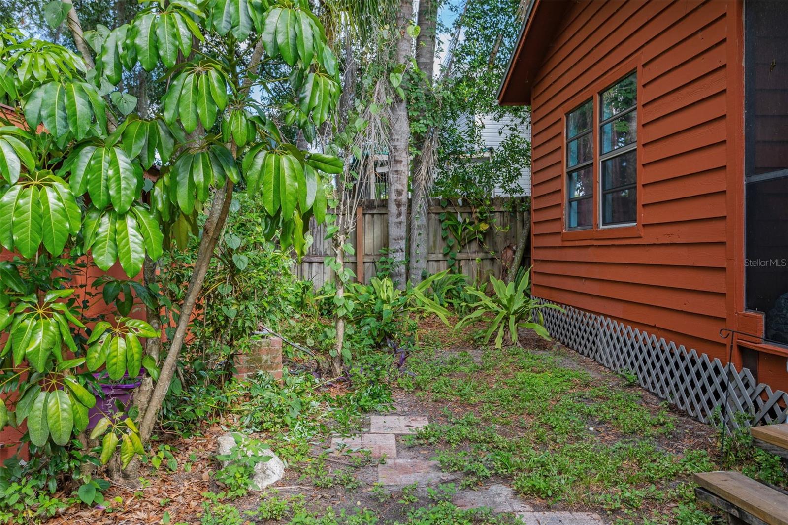 8006 Temple Place