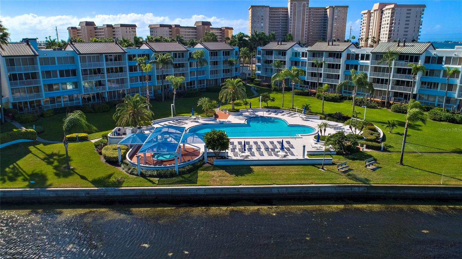 Fabulous Pool & spa area