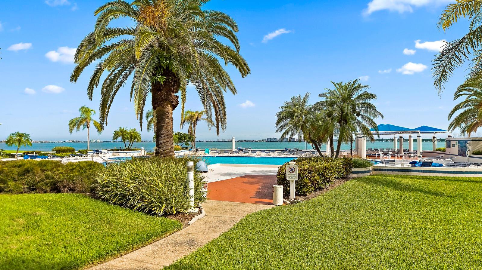 A stroll to pool and spa