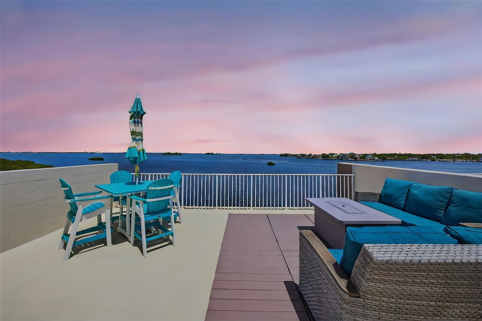 Rooftop Deck