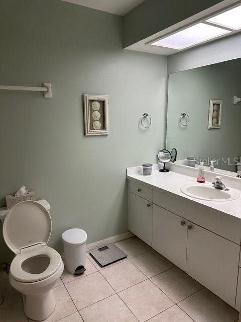 Third floor primary en-suite bathroom