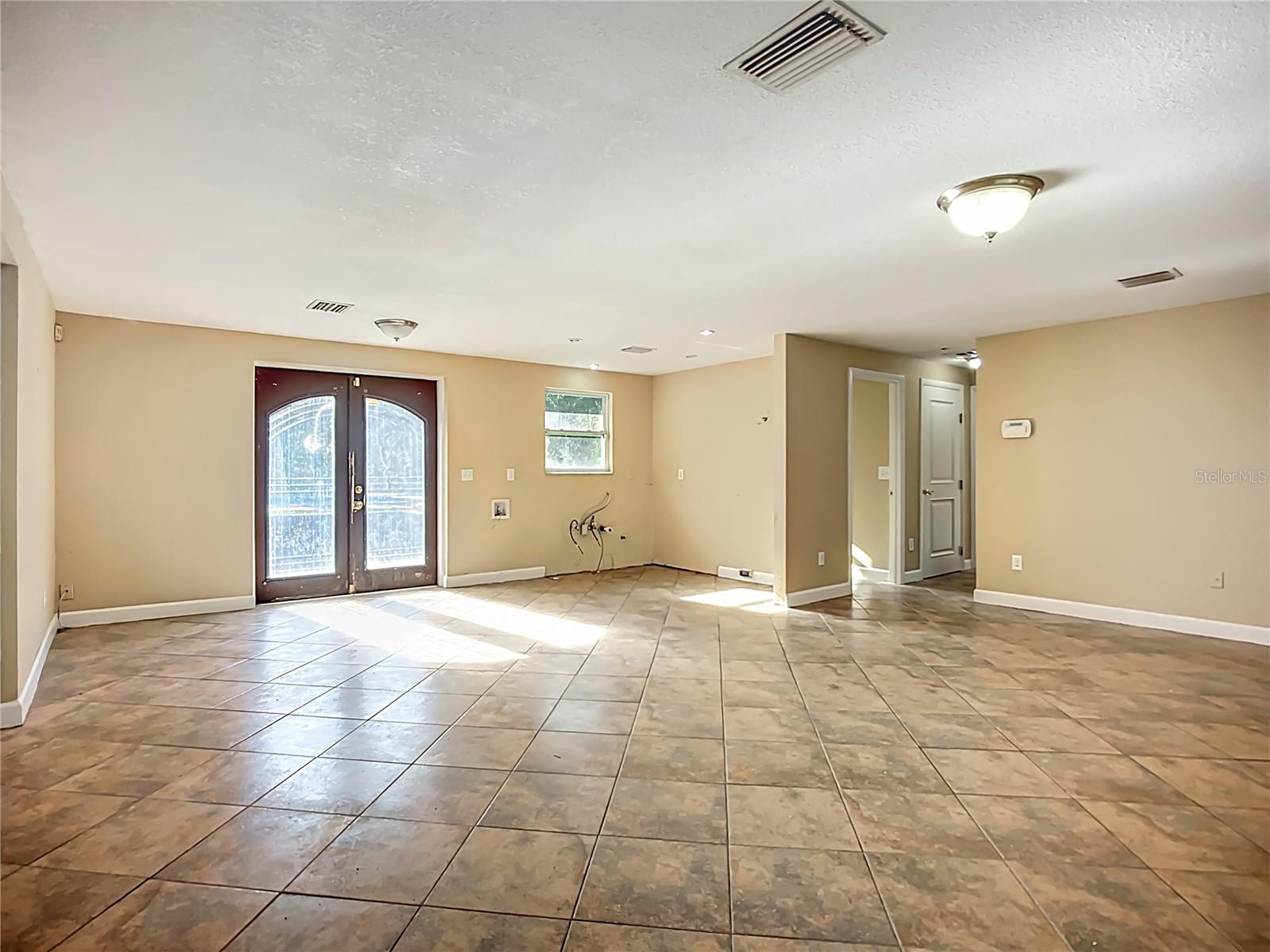 Living/Dining/Kitchen area