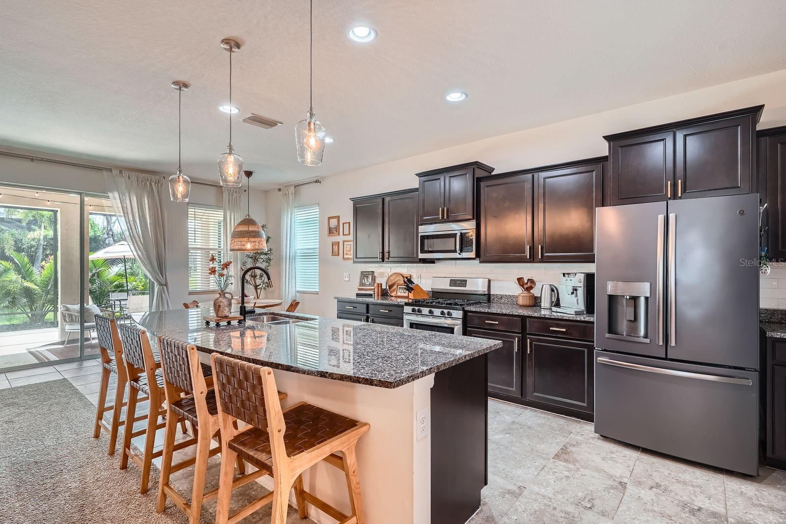 6307 Shadowlake Dr - Kitchen