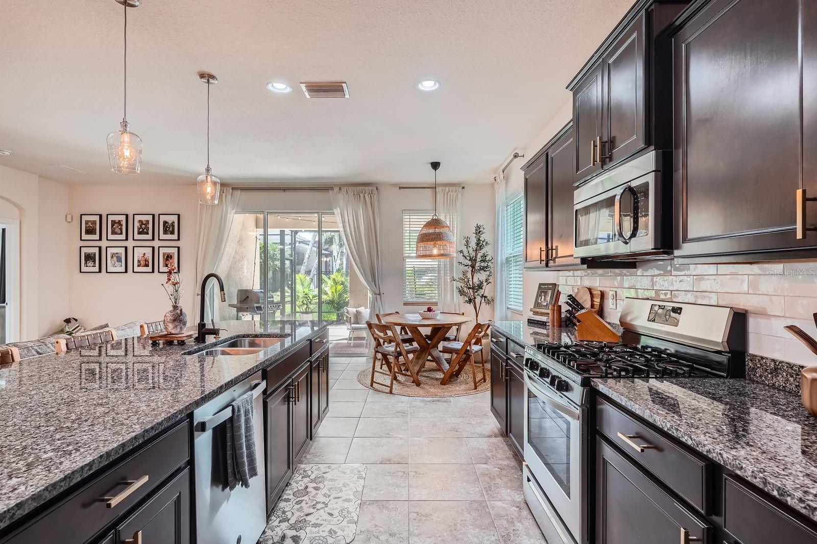 6307 Shadowlake Dr - Kitchen