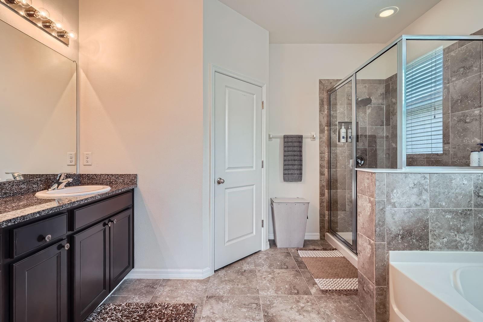 6307 Shadowlake Dr - Primary Bathroom