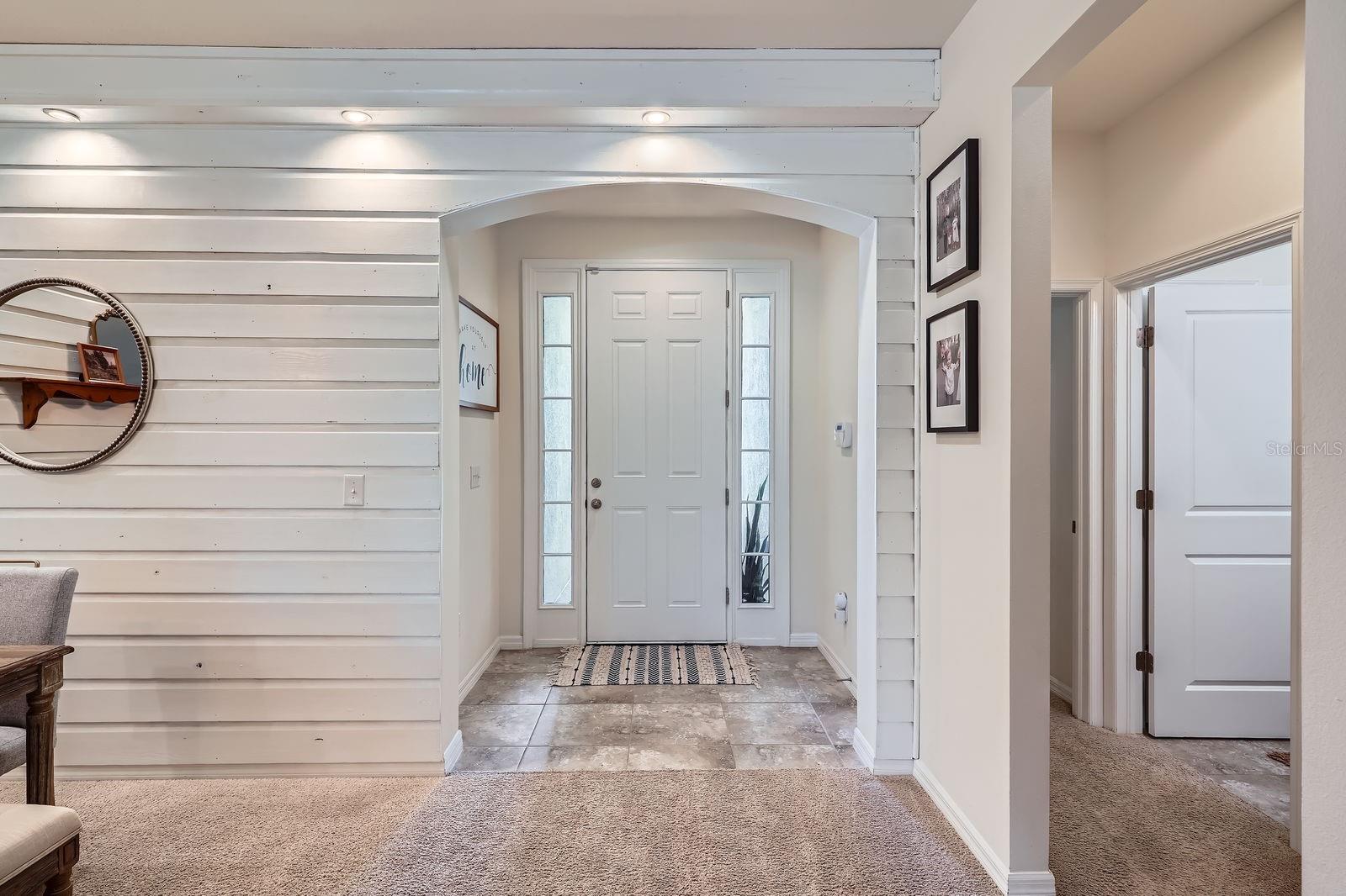 6307 Shadowlake Dr - Entry