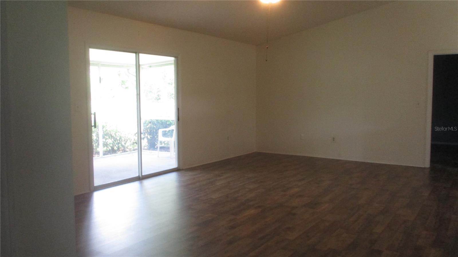 LIVING ROOM/DINING ROOM  24X15