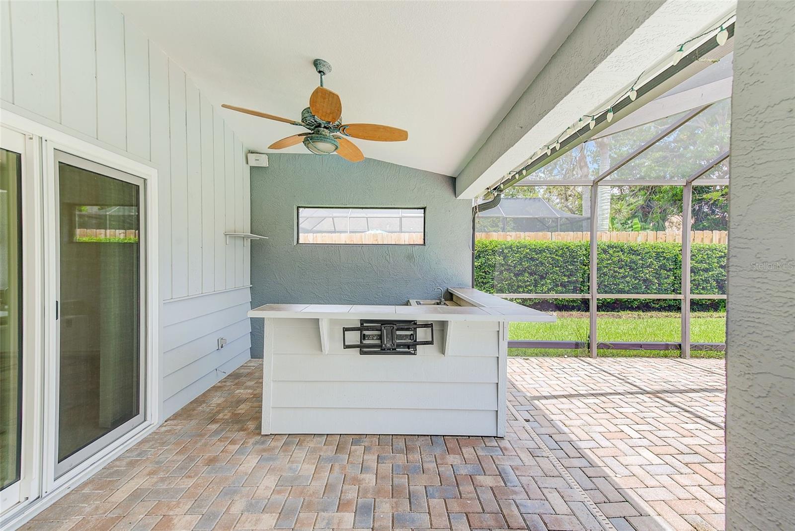 Outdoor kitchen area