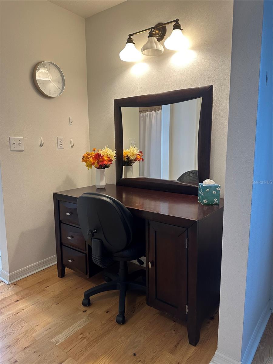 Master desk
