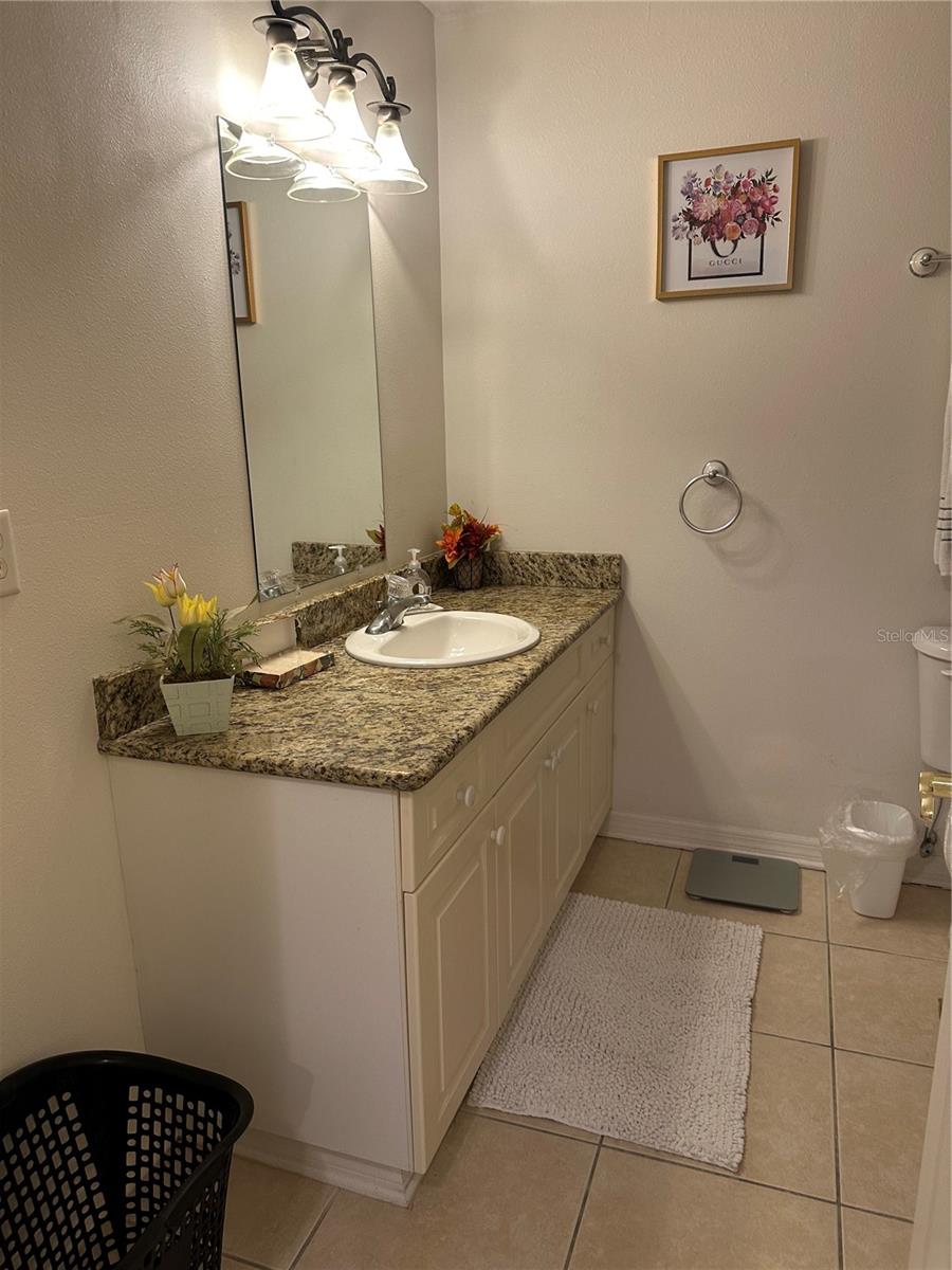 Upstairs 2nd bath