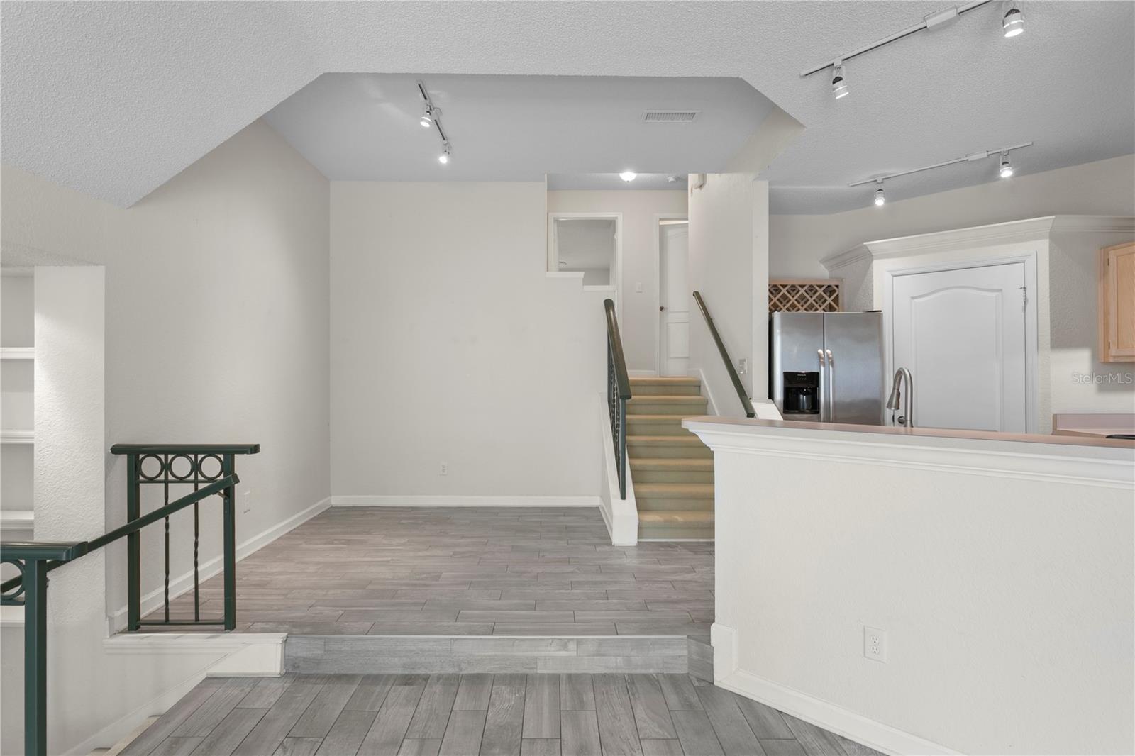 Set right next to the kitchen, the dining space makes mealtime easy and enjoyable.
