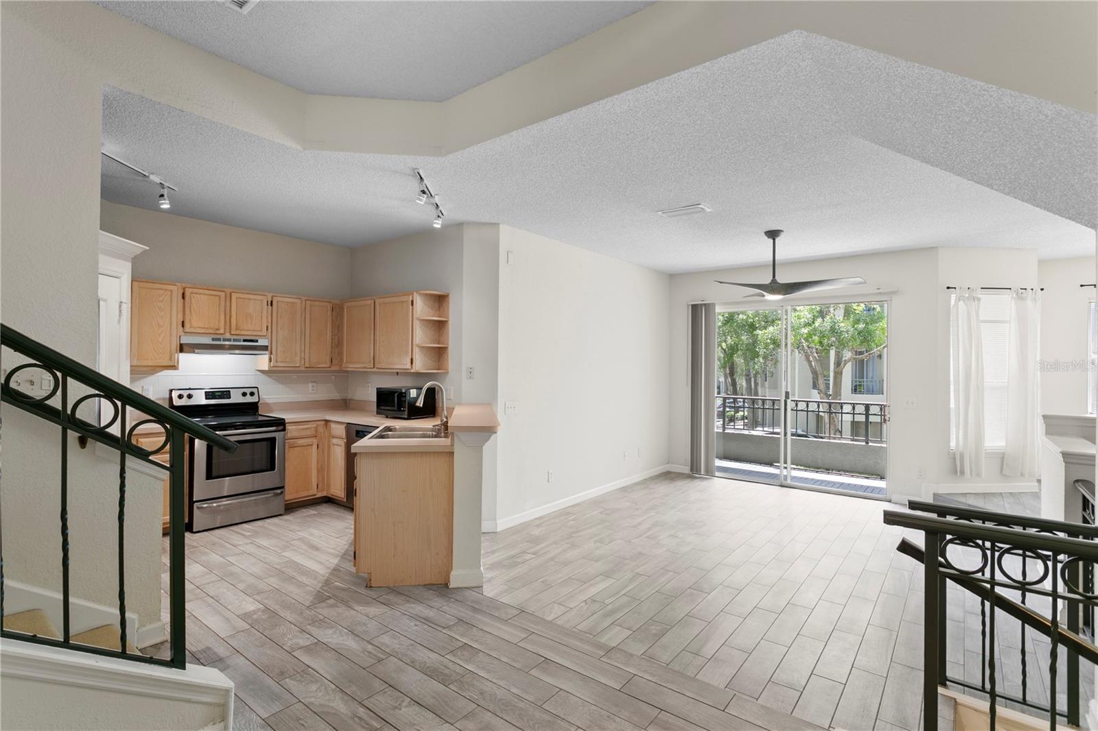 Set right next to the kitchen, the dining space makes mealtime easy and enjoyable.