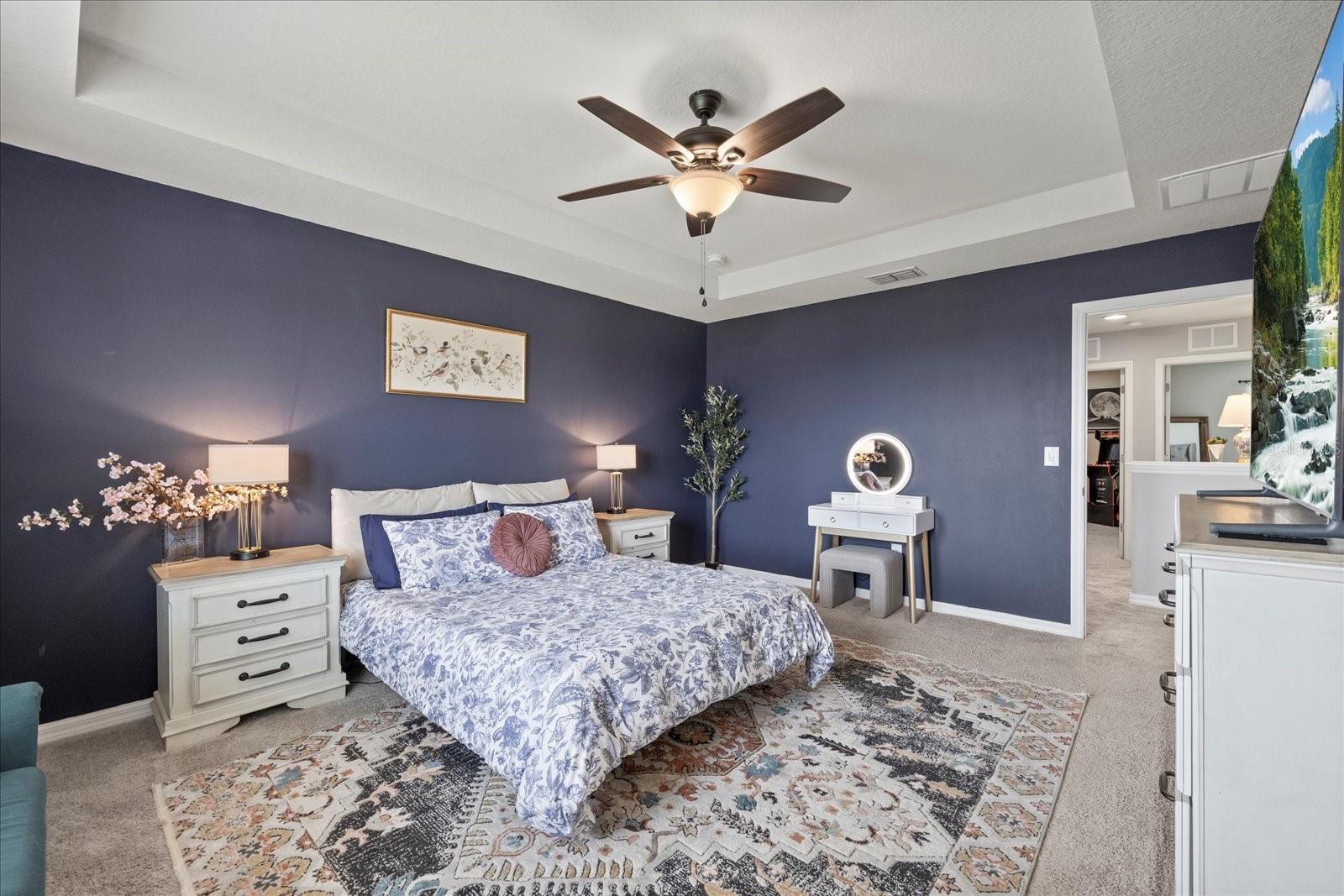Holds King Bed & Large Furniture comfortably
