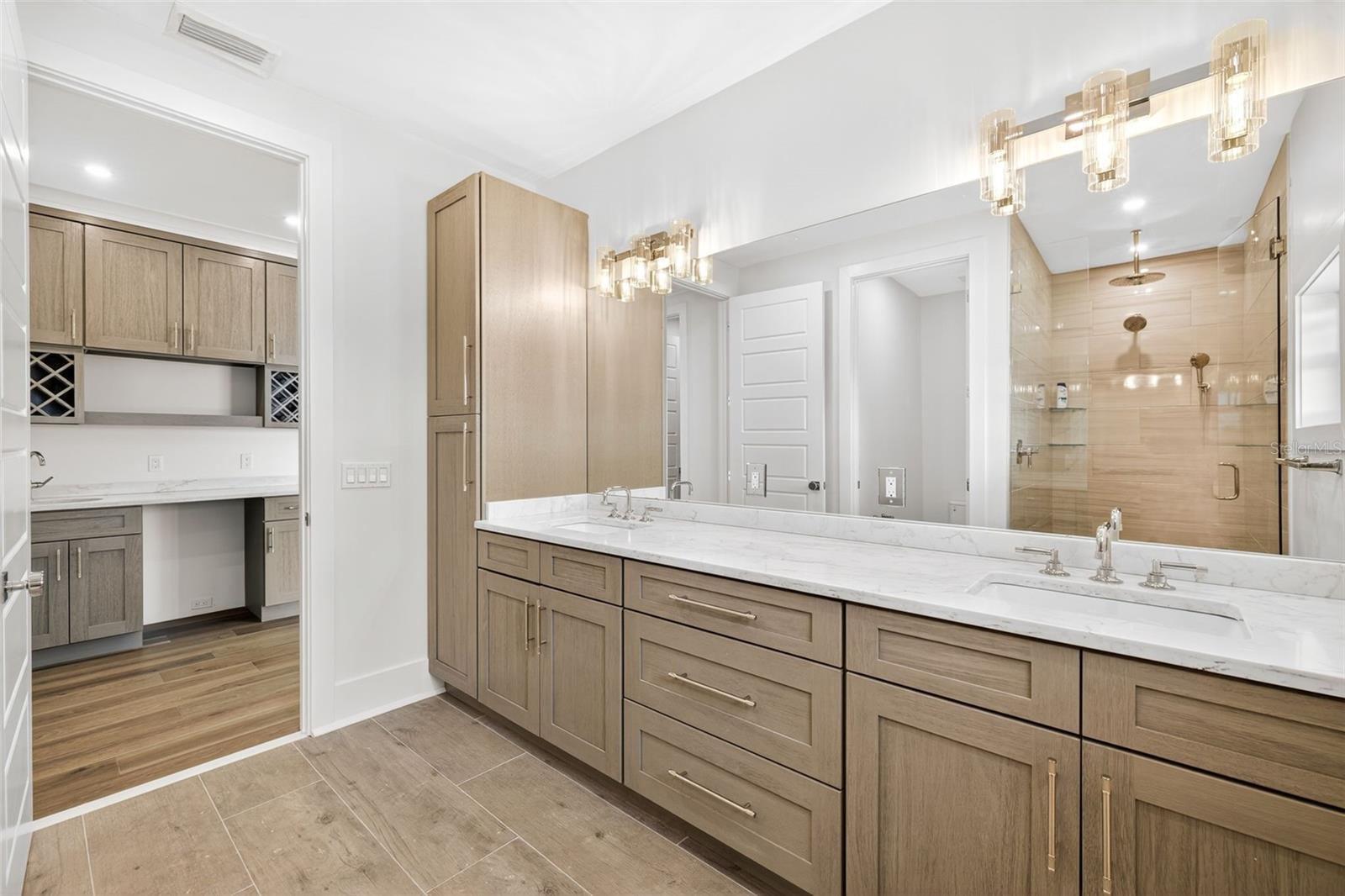 Primary En Suite