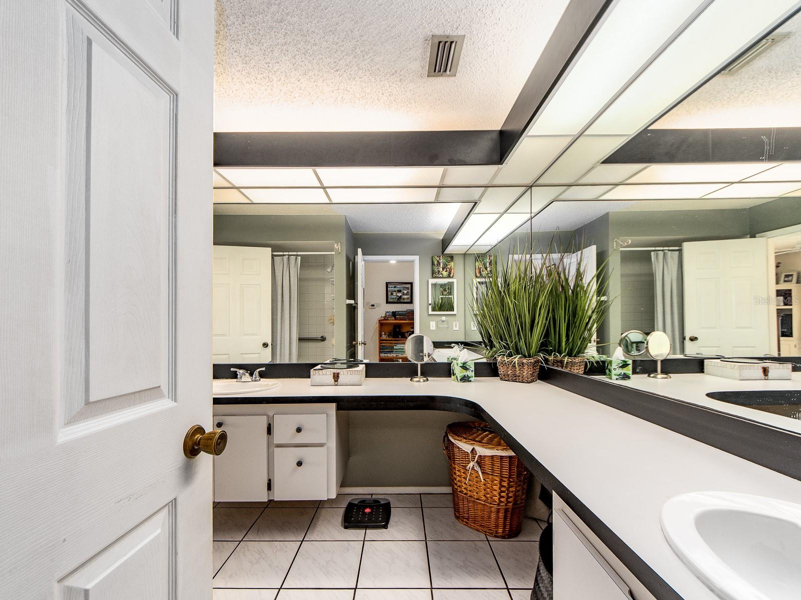 Make-up area