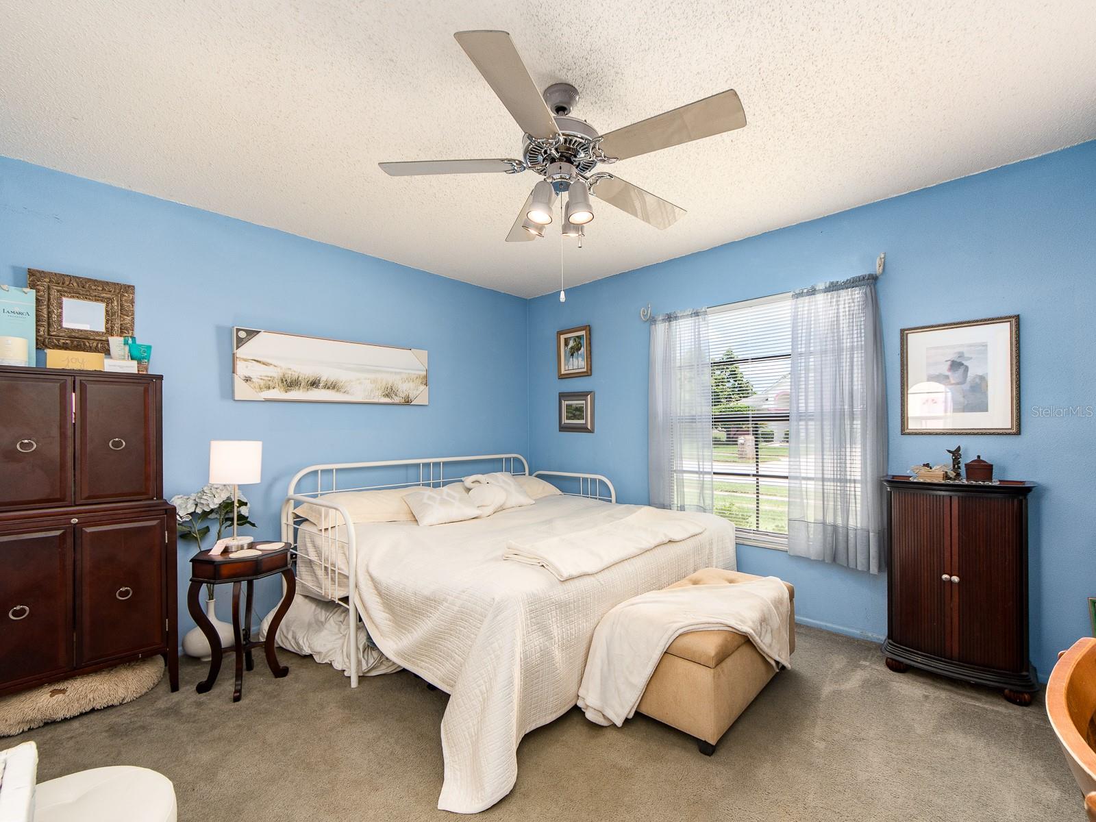 Guest bedroom